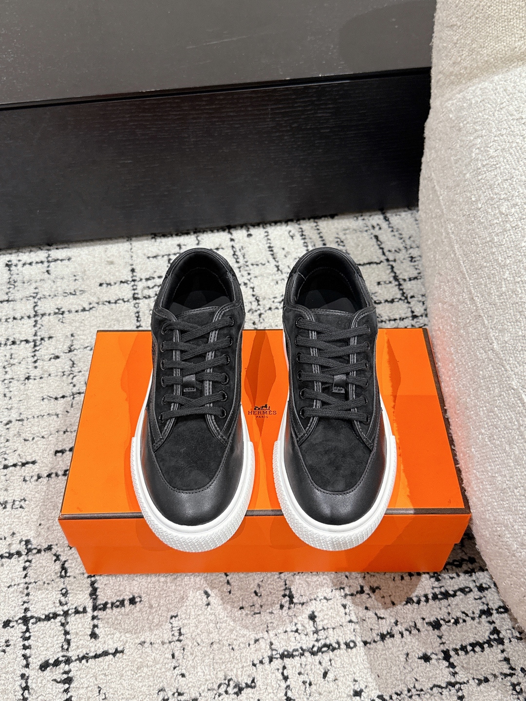 NO:165541,Men Hermes 25/ bouncing casual sports shoes The most worth buying Hermes sports shoes legendary shoes that you want to buy even if you don't have goods. Fashion, Comfortable, Versatile, Imported Fabric, Inner Original Inner Sole Original Sole Size: #Women 35-41Men 38-45 (Women 40.41Men 38.45 Customized, No Return or Exchange), Casual Shoes/Sneakers, Hermes, Hermes, Sneakers, Cowhide19860909男 Hermes爱马仕 25/ bouncing 休闲 运动鞋 最值得的入手的爱马仕运动鞋传说中不配货也要买的鞋潮流 时尚 舒适 百搭 面料进口牛皮 内里原版内里 鞋底原版鞋底 Size: #女35-41男38-45（女40.41男38.45定做不退不换）,休闲鞋/运动鞋,hermes,hermes,sneakers,cowhide,Women's Shoes