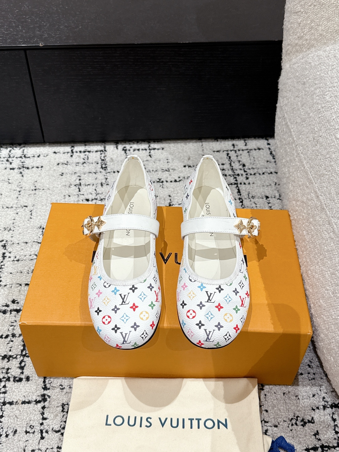 NO:234667,#Top version louis vuitton LV Louis Vuitton 25/Spring and summer Latest Mary Jane single shoes Simple and exquisite, full of high-end feel, showing elegant temperament ~ It looks so beautiful on the feet, full of summer beautiful shoes. Upper cowhide 3D printing Inner: sheepskin lining, outsole: Italian imported genuine leather sole Size#35-41 (40 41 custom made without return), ballet shoes, louis vuitton, louis vuitton, louis vuitton, louis vuitton, mary jane, cowhide, sheepskin, Leather soles19860909#顶级版本 louis vuitton LV路易威登 25/春夏 最新玛丽珍单鞋 简约精致,高级感满满,尽显优雅气质～ 上脚超好看,拉满了夏日美鞋绝绝子啊 鞋面牛皮3D打印 内里: 羊皮内里, 大底: 意大利进口真皮大底 Size#35-41（40 41订做不退换）,芭蕾舞鞋,louis vuitton,louis vuitton,louis vuitton,mary jane,cowhide,sheepskin,Leather soles,Women's Shoes