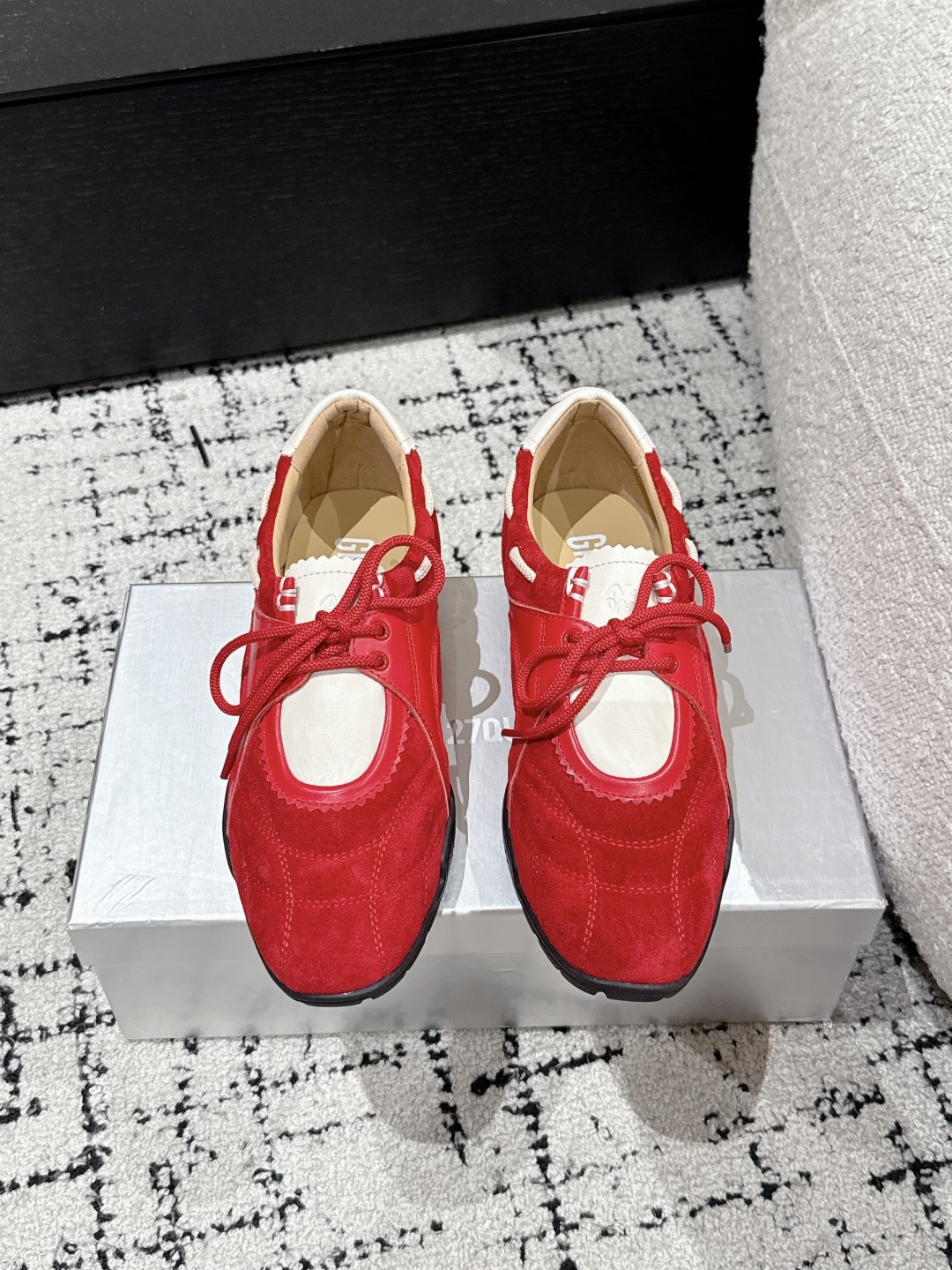 NO:229389,27QUAI Niche Trendy Brand 25/ New Spring and Summer Models, Showcases, German Training Shoes, Casual Boots The design concept originates from the combination of boxing boots and ballet shoes, dynamic and soft~ reflects the pure sports elements and the charm of mixed spirits, from soft pastels to sports   plus retro 80s tones, it is completely suitable for every girl, and it is awesome!  !  Fashionable sports experts must enter, the foot feel is light, both fashionable and comfortable~ The upper is imported cowhide/imported cow leather, inner sheepskin, original open mold rubber sole, Size#35-40 (40 customized, non-return and exchange), casual shoes/sports shoes, boots, sneakers, cowhide, sheepskin1986090927QUAI 小众潮牌 25/ 春夏新款 走秀款 德训鞋 休闲靴 设计理念源于拳击靴和芭蕾舞鞋两者的结合,动感而柔美～体现了纯正的运动元素和混合的魅力 从柔和的粉彩到运动＋加上复古的 80年代色调,完全适合每一个女生,绝绝子品！！时髦运动达人必入,脚感轻盈 兼具时尚与舒适~ 鞋面原版进口牛皮/进口牛反绒  内里羊皮 大底原版开模橡胶大底 Size#35-40（40订做不退换）,休闲鞋/运动鞋,boots,sneakers,cowhide,sheepskin,Women's Shoes