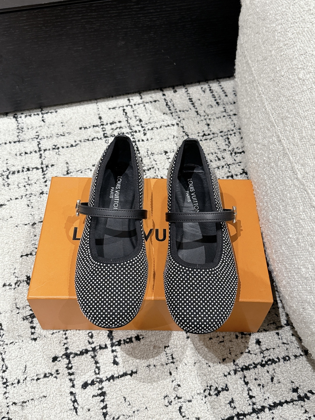 NO:232273,#Top version louis vuitton LV Louis Vuitton 25/Spring and summer Latest Mary Jane single shoes Simple and exquisite, full of high-end feel, showing elegant temperament ~ It looks so beautiful on the feet, full of summer beautiful shoes. Upper cowhide Inner: Sheepskin inner, outsole: Italian imported genuine leather sole Size #35-41 (40 41 custom made without return), ballet shoes, louis vuitton, louis vuitton, louis vuitton, louis vuitton, mary jane, cowhide, sheepskin, Leather soles19860909#顶级版本 louis vuitton LV路易威登 25/春夏 最新玛丽珍单鞋 简约精致,高级感满满,尽显优雅气质～ 上脚超好看,拉满了夏日美鞋绝绝子啊 鞋面牛皮 内里: 羊皮内里, 大底: 意大利进口真皮大底 Size #35-41（40 41订做不退换）,芭蕾舞鞋,louis vuitton,louis vuitton,louis vuitton,mary jane,cowhide,sheepskin,Leather soles,Women's Shoes