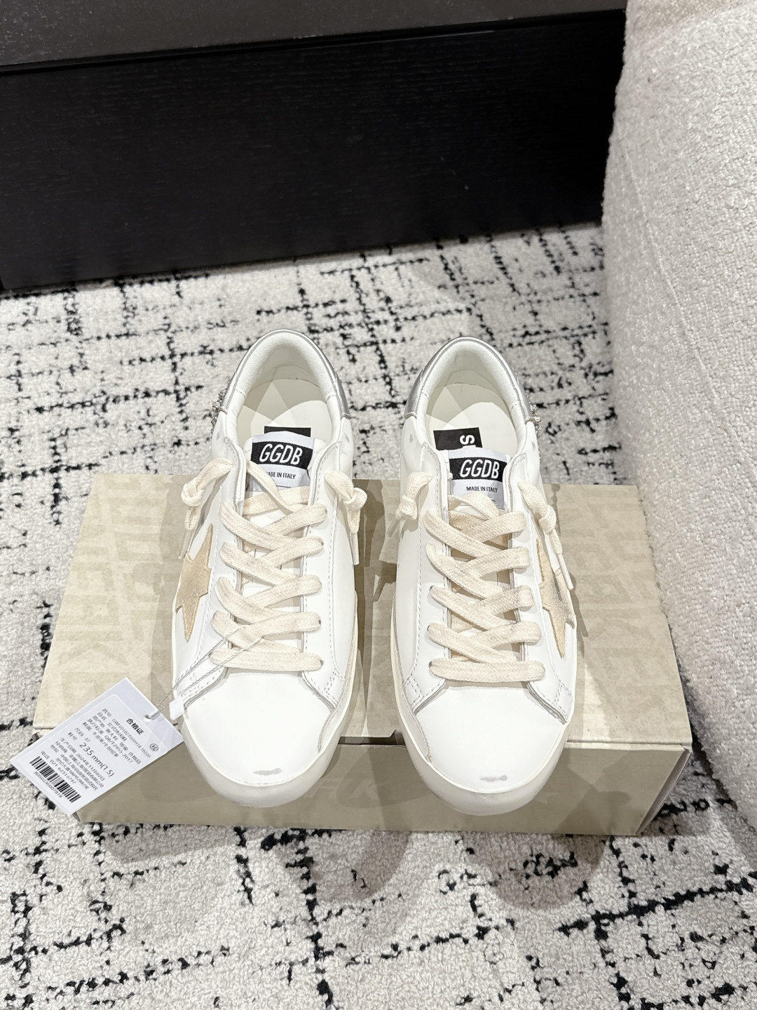 NO:226028,The new color of GGDB small dirty shoes is shipped!  New style is coming, personalized graffiti, beautiful and versatile, full of details~ This year's latest version, limited edition, high-quality running and price, Size: 35-40, casual shoes/sports shoes, sneakers19860909批 GGDB 小脏鞋新色出货啦！ 新款来袭 个性涂鸦,好看又百搭,细节拉满～ 今年最新版面 官网专柜限定款 高版本高品质跑量价 Size:35-40,休闲鞋/运动鞋,sneakers,Women's Shoes