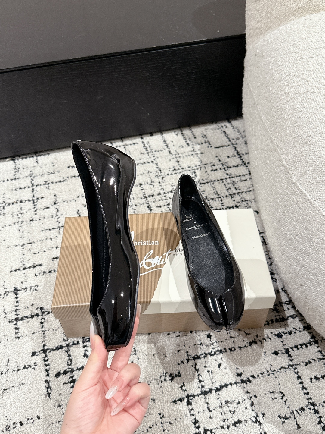 MM6 x CL Red Bottom Super Flat Ballet Shoes with Cow Paint Fabric and Sheepskin Lining - 图片 5