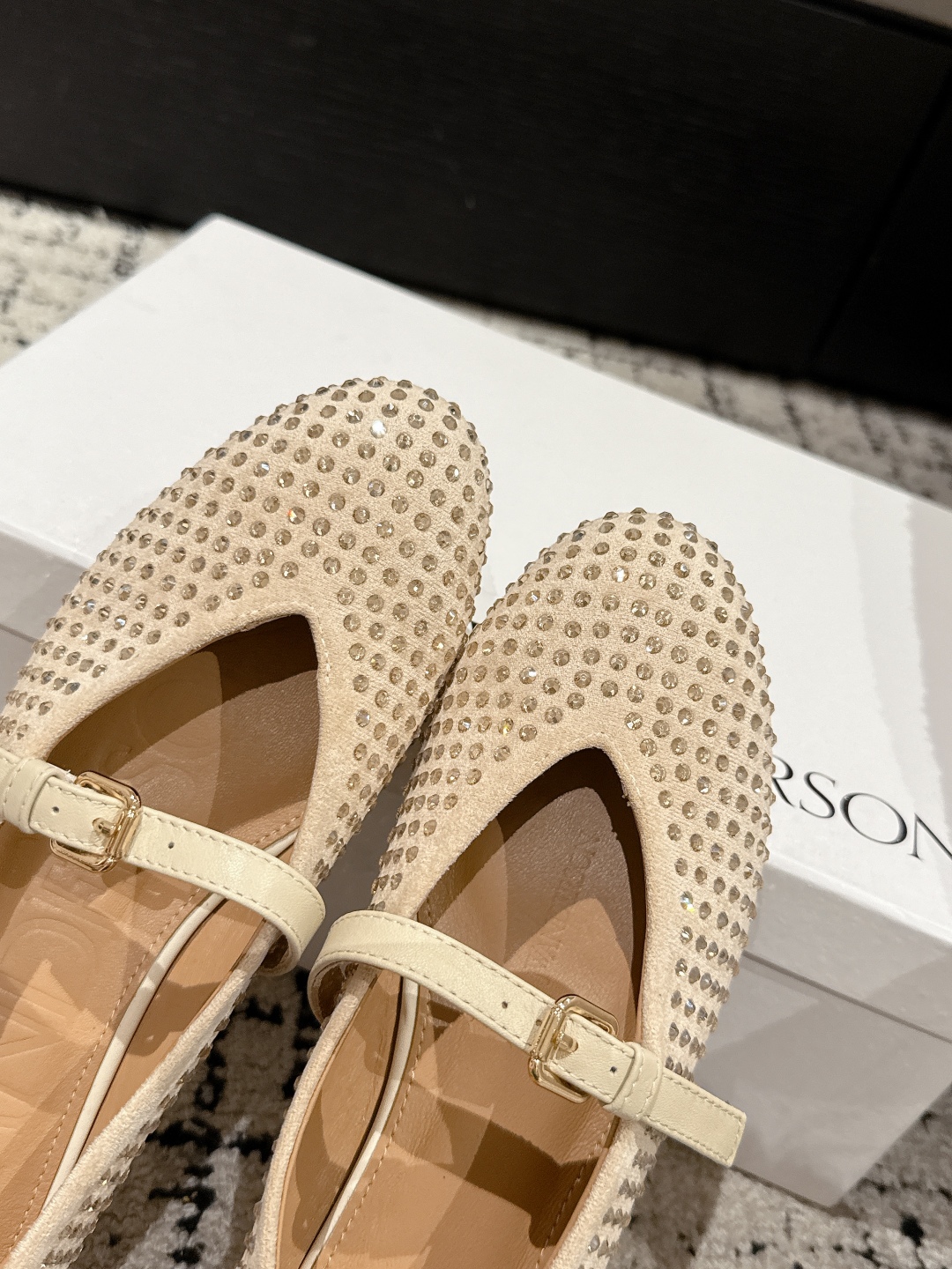New Jwanderson Elliptical Drilling Shoes for Spring and Summer – $675 - 图片 6