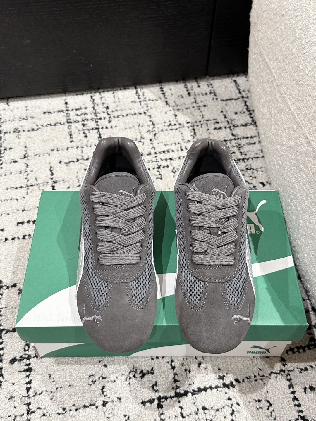 NO:387141,puma Speedcat 25/ Spring Co-branded sneakers Running casual shoes Retro beige Sakura pink I really recommend it!  !  The sisters are really popular this year. I saw the beige design and this retro feel. The overall shoe has a very texture. The overall shoe shape is very retro, and the design of the flip tongue is even more classic. The whole retro feel is more intense. The footing effect. Fabric: Original custom ox back velvet Inner: Original breathable net Outsole: Original anti-slip rubber outsole Size: #35-40 (40 custom made without return or exchange), casual shoes/sports shoes, sneakers19860909puma Speedcat 25/ 春季 联名运动鞋 跑步 休闲鞋 复古米色 樱花粉色 我真的好推荐啊！！姐妹们今年复古风真的好火的 看到米色这设计这复古的感觉的 鞋子整体非常有质感整体的鞋型非常的复古,翻盖鞋舌的设计更是经典.让你一整个复古的感觉更加浓郁 上脚效果 面料: 原版定制牛反绒 内里: 原版透气网 大底: 原版防滑橡胶大底 Size: #35-40（40定做不退换）,休闲鞋/运动鞋,sneakers,Women's Shoes