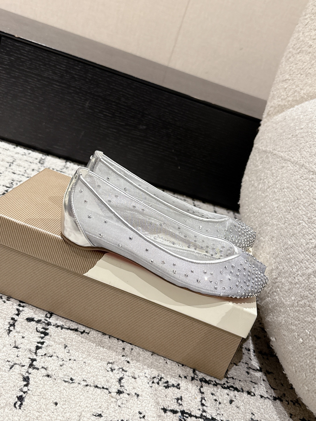 MM6 x CL Red Bottom Ballet Shoes: Original Design with Grid-Hot Drilling Fabric - 图片 3