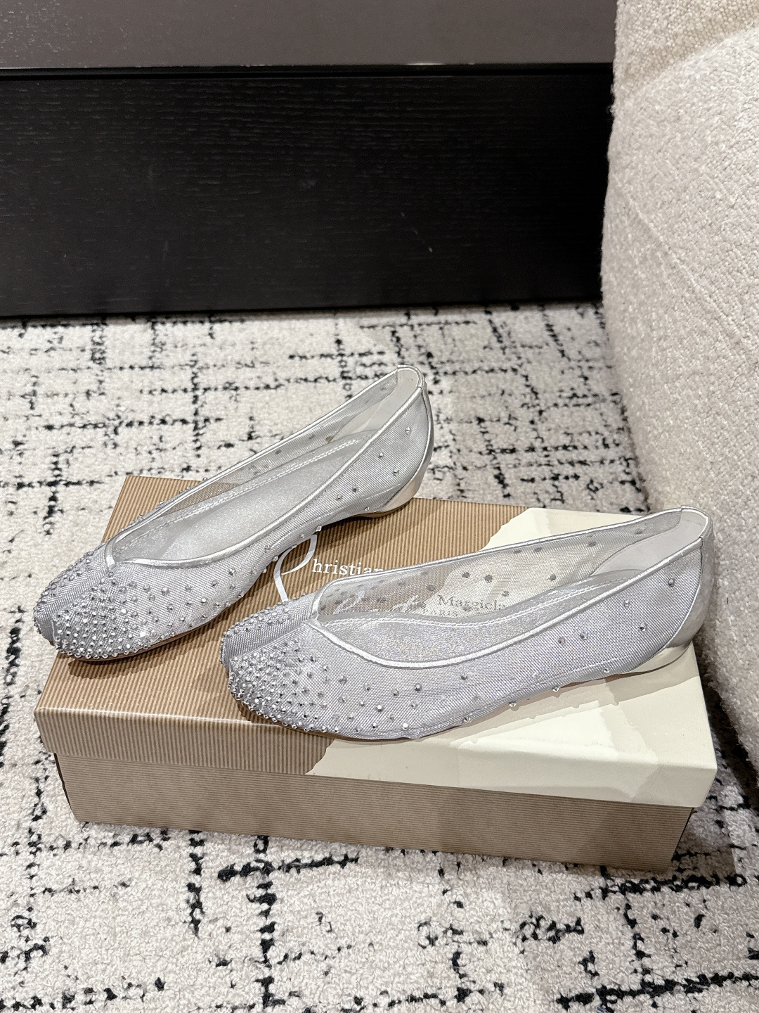 MM6 x CL Red Bottom Ballet Shoes: Original Design with Grid-Hot Drilling Fabric - 图片 4