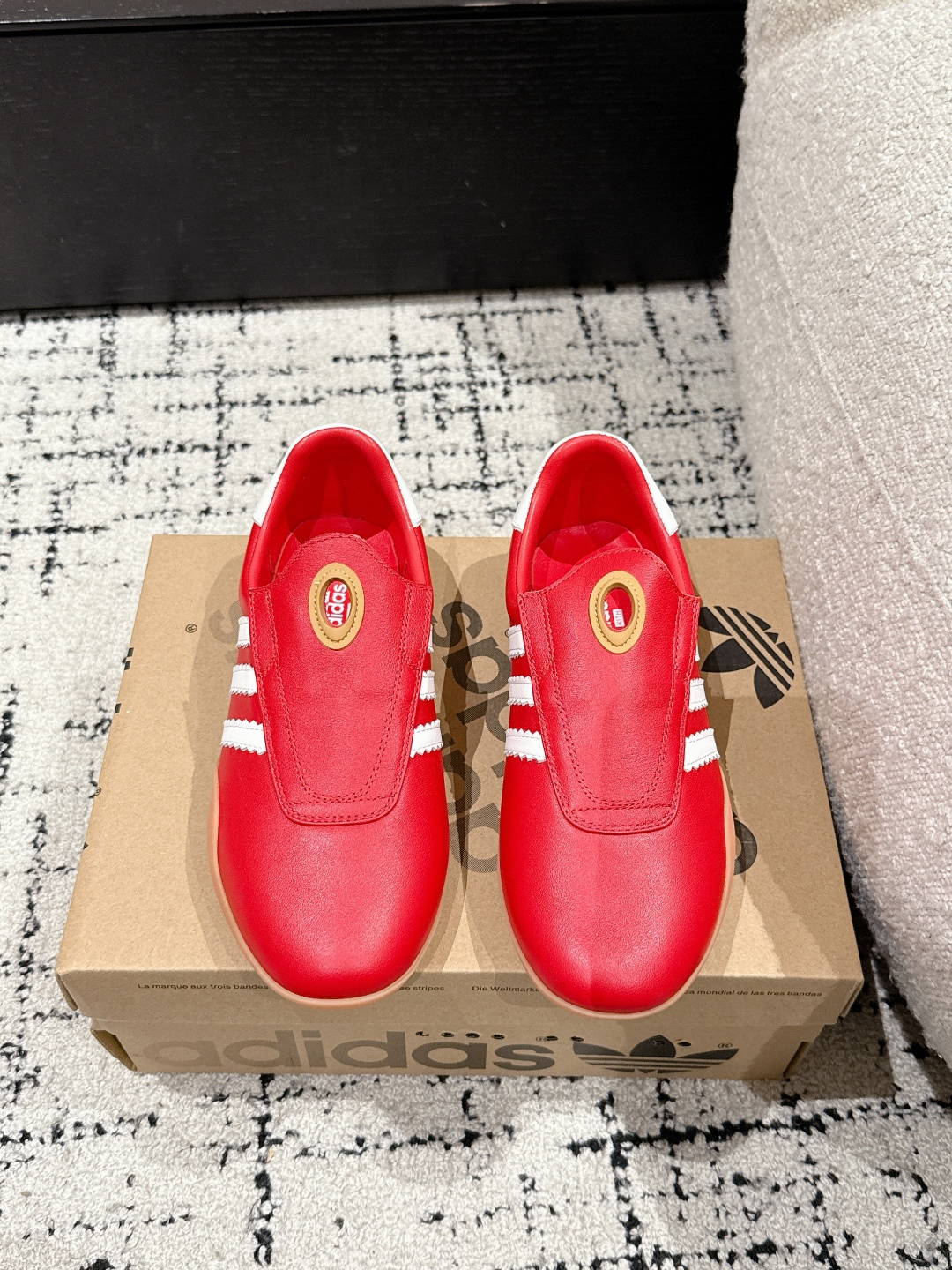 NO:440285,Adidas 25/ Latest TAEKWONDO MEI W OFF Low-top Casual Sports Taekwondo training shoes are simply the 'traffic harvester' in the sneaker industry!  Paired with Adidas three-stripe elements, this color scheme is really a favorite!  !  !  Focusing on comfort and versatility, your outfits become professional and fashionable in an instant!  Whether it is training or daily travel, it can make it easy for you to control it!  Upper original imported cowhide/horse hair inner sheepskin original customized rubber outsole Size#35-40 (40 custom made without return), casual shoes/sports shoes, adidas, off white, sneakers, cowhide, sheepskin19860909Adidas 阿迪达斯 25/ 最新 TAEKWONDO MEI W OFF 低帮 休闲 运动 跆拳道训练鞋 简直就是球鞋界的“流量收割机”！ 搭配阿迪达斯三条纹元素,这种配色真的爱了！！！ 以舒适百搭为主打,瞬间让你的穿搭变得专业又时尚！无论是训练还是日常出行,它都能让你轻松驾驭！ 鞋面原版进口牛皮/马毛 内里羊皮 鞋底原版定制橡胶大底 Size#35-40（40 定制不退换）,休闲鞋/运动鞋,adidas,off white,sneakers,cowhide,sheepskin,Women's Shoes