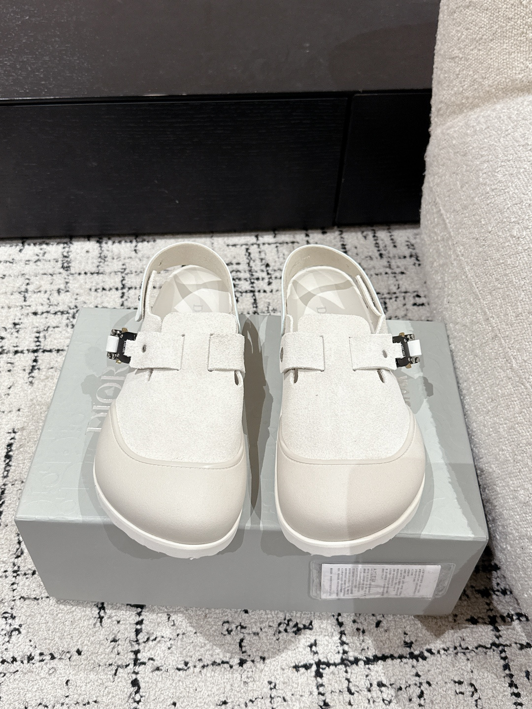 NO:263947,#Couples Top Birkenstock x DIOR Dior Tokio Birkenstock Shoes Baotou Muller Casual Sandals This co-branded shoe uses Dior's classic gray on Birkenstock's first collaboration with Dior, Dior has launched an excellent performance. Gray matte calfskin upper with adjustable straps and similar colors. The iconic aluminum buckle 