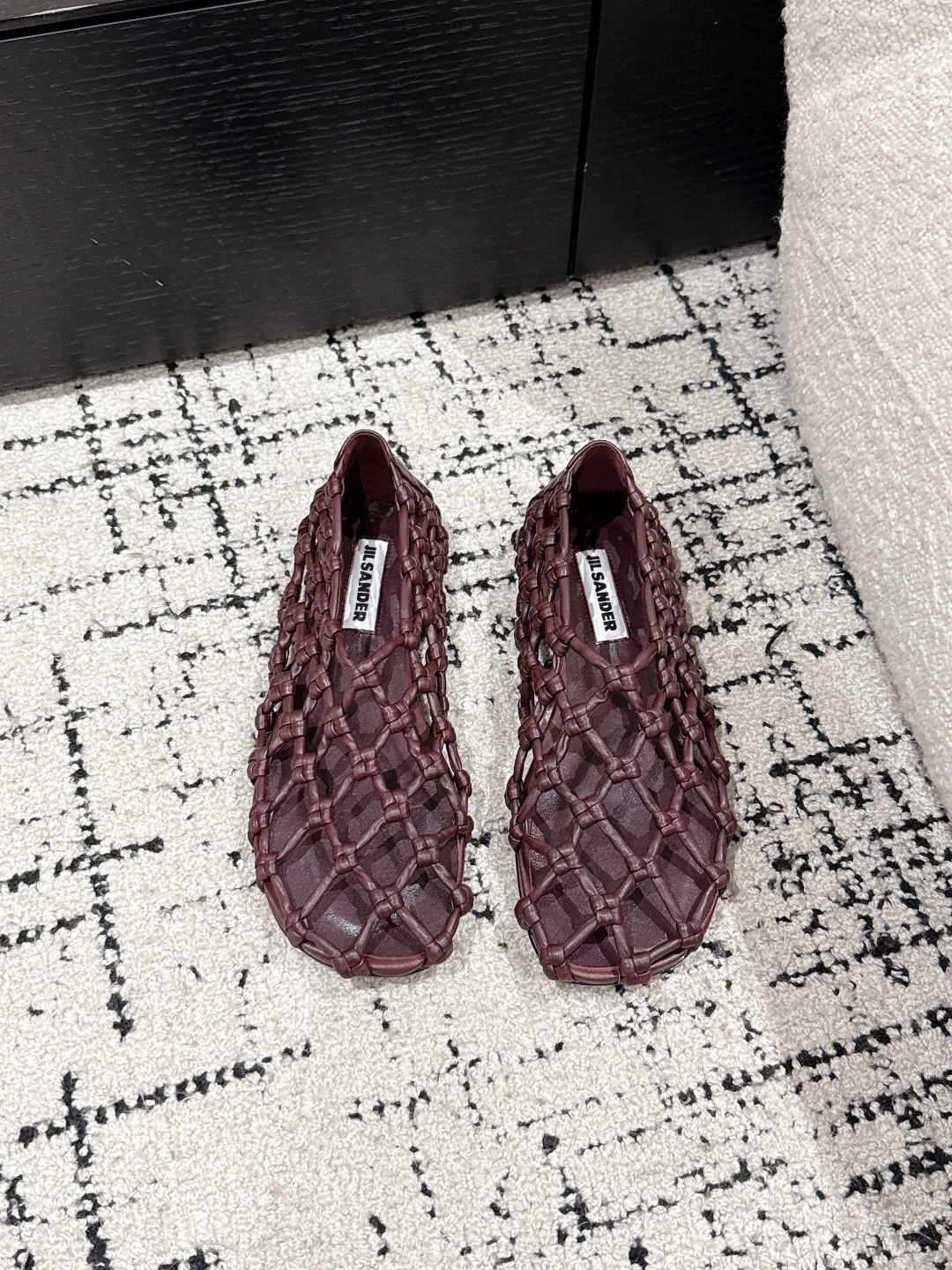 NO:254603,JIL SANDER 25/ Spring and summer latest braided leather net sandals Jennie concert wear style · Order hot super jue will not regret it when you close your eyes · It can be salty or sweet (ZP custom made real mid-sole) Customized upper imported calfskin footbed sheepskin sole Italian leather outsole Size#35-41 (40.41 custom made no return or exchange), sandals, jil sander, jil sander, sandals, cowhide, sheepskin, Leather soles19860909JIL SANDER吉尔桑达 25/ 春夏最新 编织 皮网 凉鞋 jennie演唱会穿着用款·订购火爆超级jue闭眼入都是不会后悔·搭配还是可咸可甜（ZP订制真正对版中大底） 鞋面定制进口小牛皮 垫脚羊皮 鞋底意大利真皮大底 Size#35-41(40.41定做不退换),凉鞋,jil sander,jil sander,sandals,cowhide,sheepskin,Leather soles,Women's Shoes