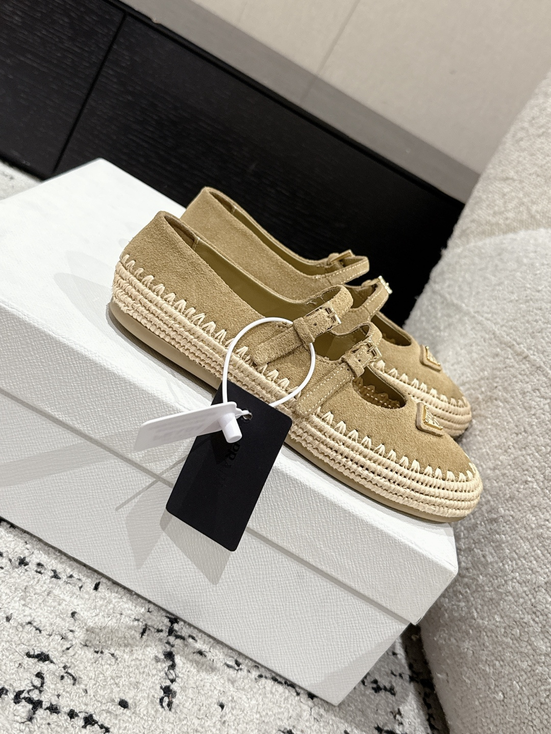 NO:264186,｜Pujia New Products Lafite Mary Zhen Flat Shoes Top Running Quantity Determine our quality and workmanship Go Material Fabric Original Cowhide/Niujing Material All inner skin Original raw glue anti-slip sole Size: 35-39 [40.41 Customized], Mary Zhen, prada, mary jane, espadrilles, cowhide, sheepskin19860909｜普家新品 拉菲草编玛丽珍平底单鞋 顶级跑量 认准咱家品质与做工  Go 材质 面料原版牛皮/牛京材质 内里均为羊皮 原版生胶防滑大底 码数:35-39 [40.41定制],玛丽珍,prada,mary jane,espadrilles,cowhide,sheepskin,Women's Shoes