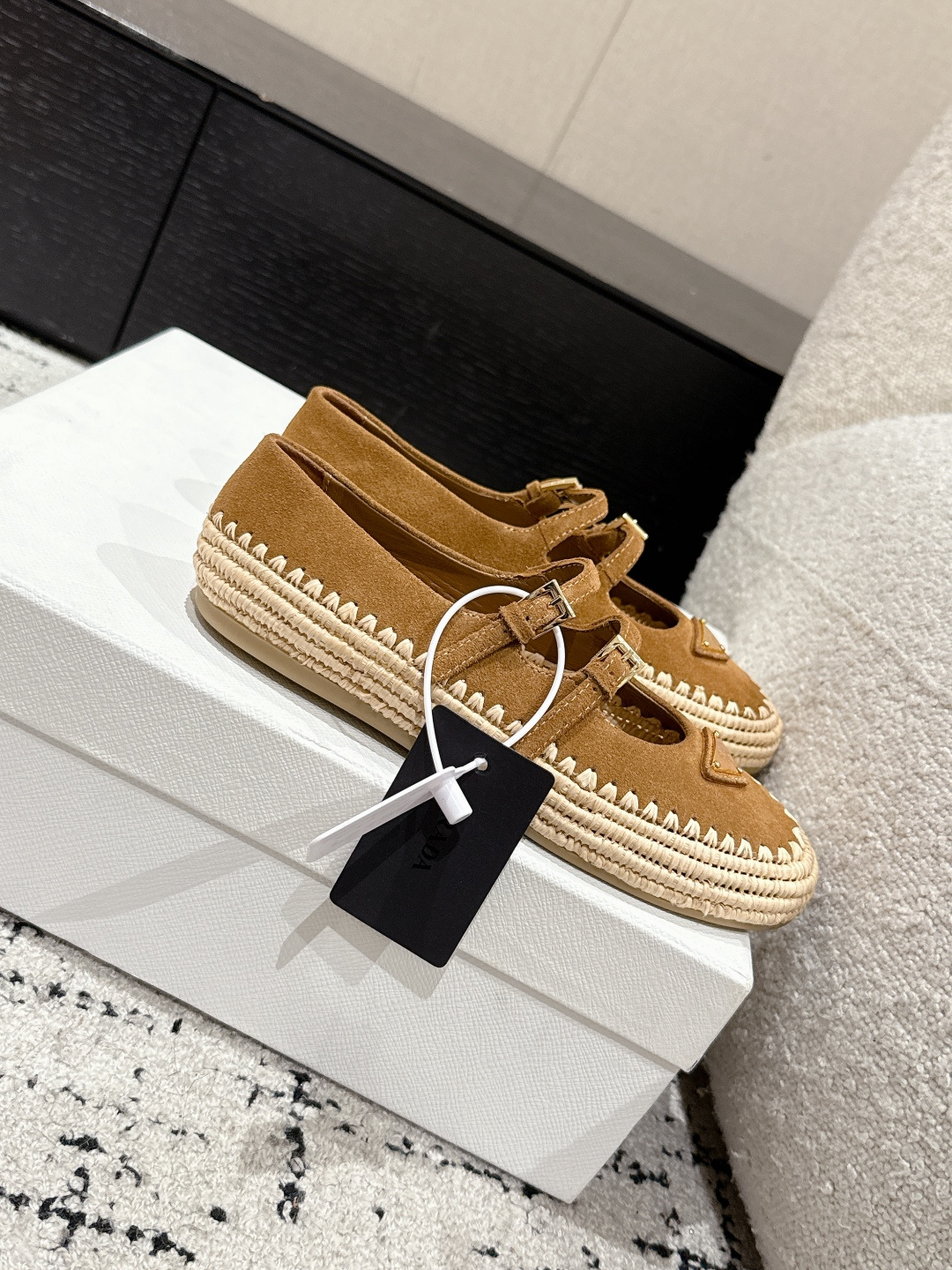 NO:264185,｜Pujia new products Lafite weaving Mary Zhen flat shoes Top running volume Determine our quality and workmanship Go material Fabric original cowhide/Niujing material All inside is sheepskin Original raw glue anti-slip sole Size: 35-39 [40.41 customization], Mary Zhen, prada, mary jane, espadrilles, cowhide, sheepskin19860909｜普家新品 拉菲草编玛丽珍平底单鞋 顶级跑量 认准咱家品质与做工  Go 材质 面料原版牛皮/牛京材质 内里均为羊皮 原版生胶防滑大底 码数:35-39 [40.41定制],玛丽珍,prada,mary jane,espadrilles,cowhide,sheepskin,Women's Shoes