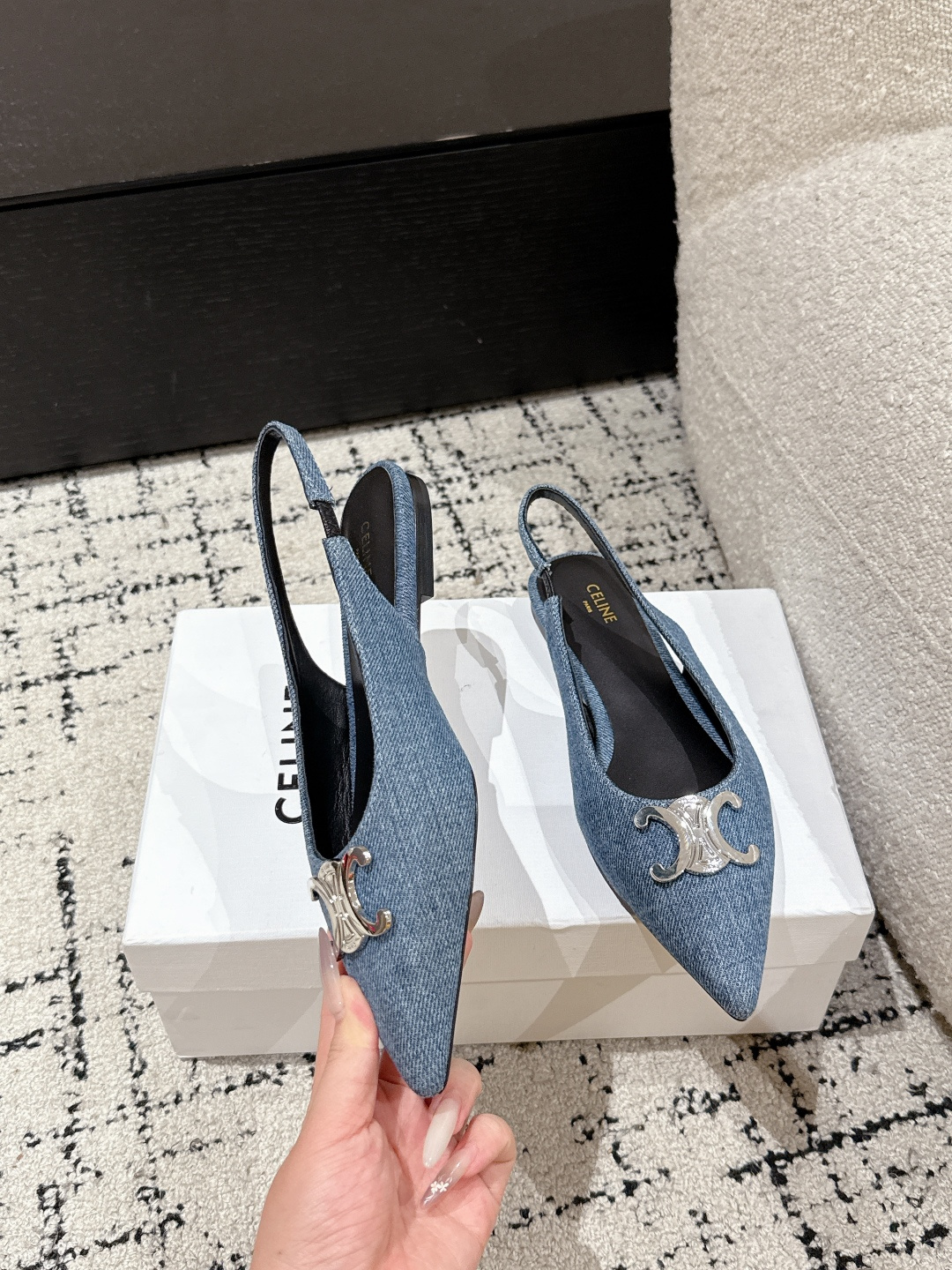 CELINE Summer New Colour Cowboy Sandals: Stylish and Comfortable Footwear Option - 图片 4