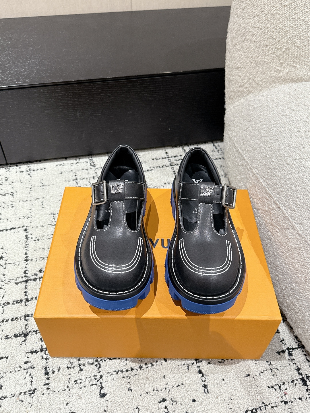 NO:448931,#Couple model Top version LOUIS VUITTON Louis Vuitton 25/ Checker Couple model Thick sole Casual loafers Upper beaded cowhide inner cowhide original TPU outsole heel height 5cm Size#women 35-40 (40 custom-made non-return and exchange) #Male 39-45 (45 custom-made non-return and exchange), loafers, louis vuitton,louis vuitton,loafers,cowhide19860909#情侣款 顶级版本 LOUIS VUITTON 路易威登 25/ Checker 情侣款 厚底 休闲 乐福鞋  鞋面开边珠牛皮 内里牛皮 鞋底原版TPU大底 跟高5cm Size#女35-40（40定做不退换） #男39-45（45定做不退换）,乐福鞋,louis vuitton,louis vuitton,loafers,cowhide,Women's Shoes