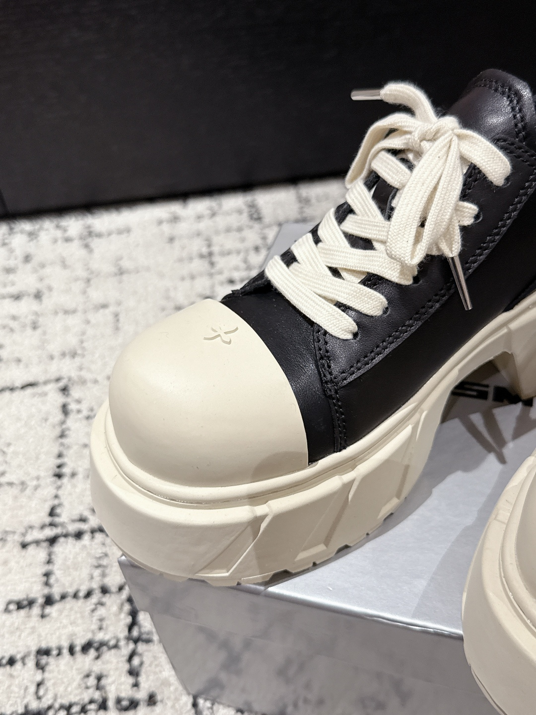 Fashionable Dwarf Baby Shoes: Comfortable, Stylish, and High-Quality (650💰) - 图片 6