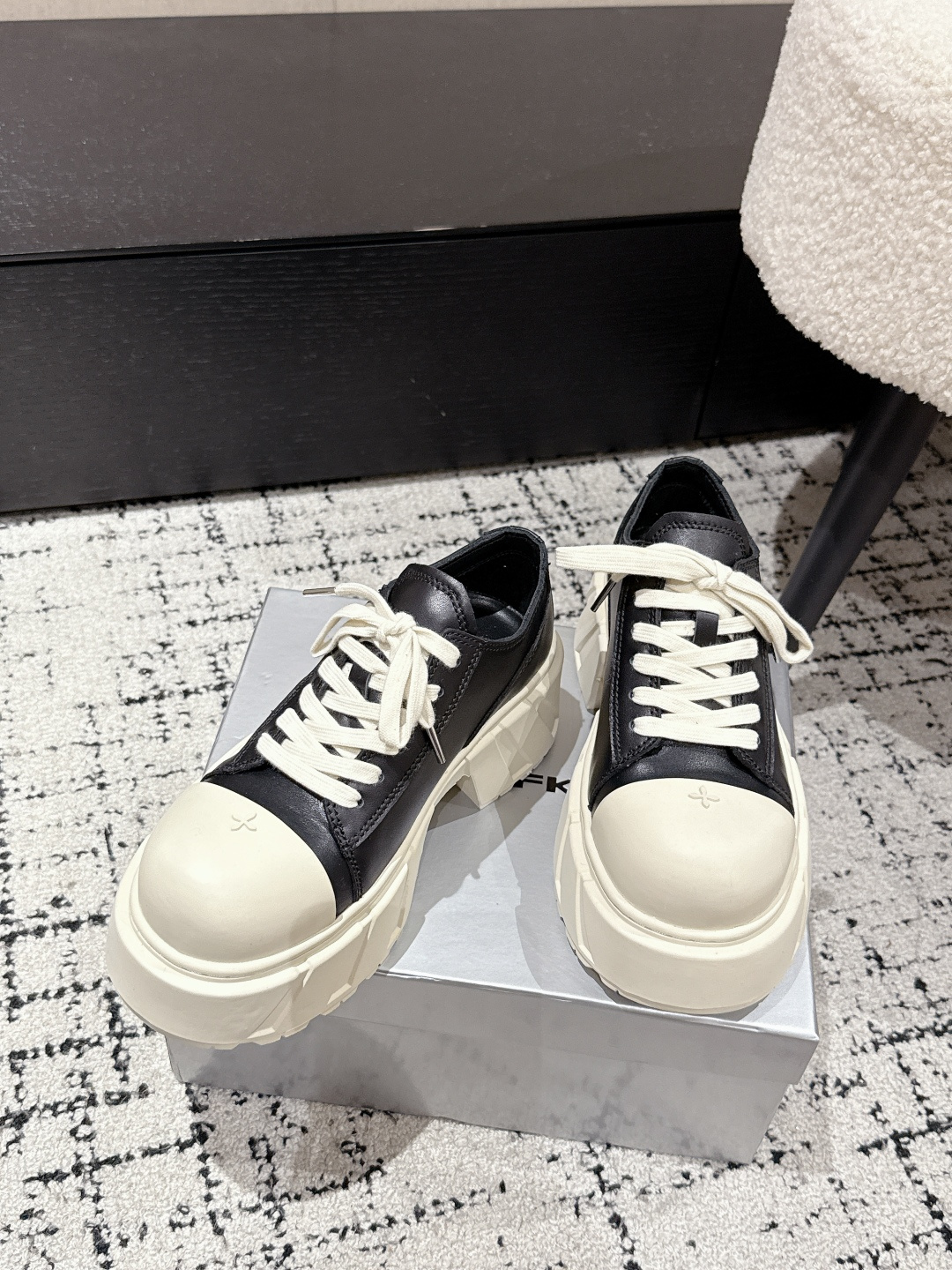 Fashionable Dwarf Baby Shoes: Comfortable, Stylish, and High-Quality (650💰) - 图片 4