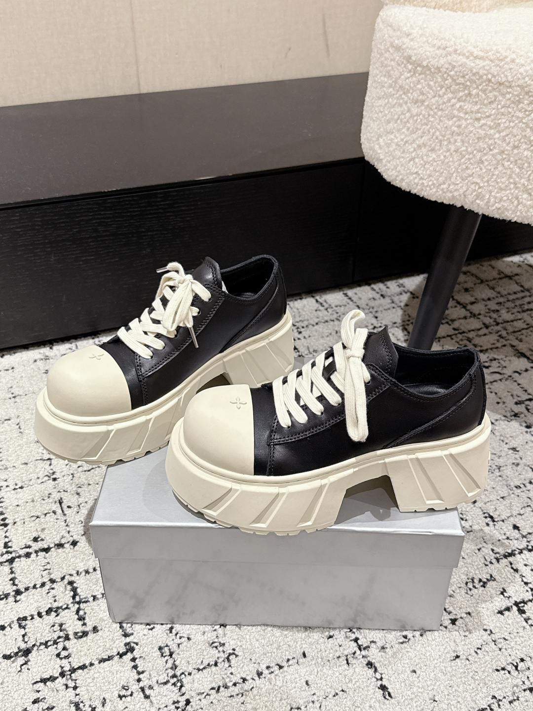 Fashionable Dwarf Baby Shoes: Comfortable, Stylish, and High-Quality (650💰) - 图片 3