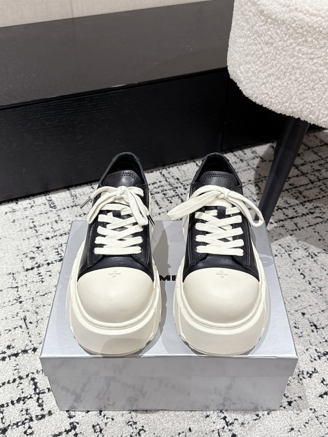 Fashionable Dwarf Baby Shoes: Comfortable, Stylish, and High-Quality (650💰)