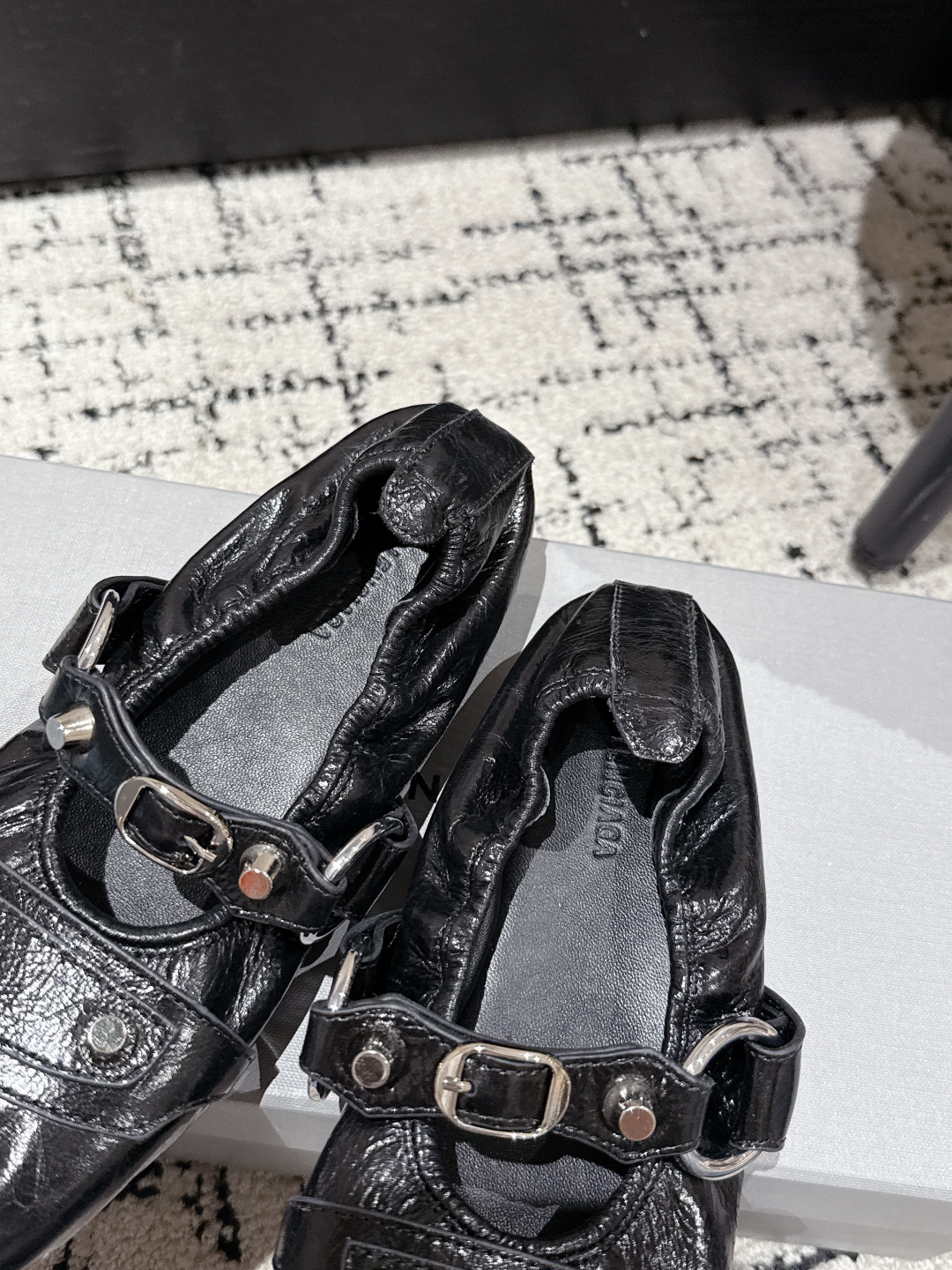 Stylish CAGOLE Slippers with Metal Nails and Ballet Shoes Design in Paris - 图片 7