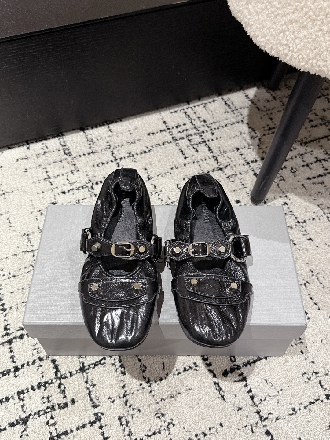 Stylish CAGOLE Slippers with Metal Nails and Ballet Shoes Design in Paris