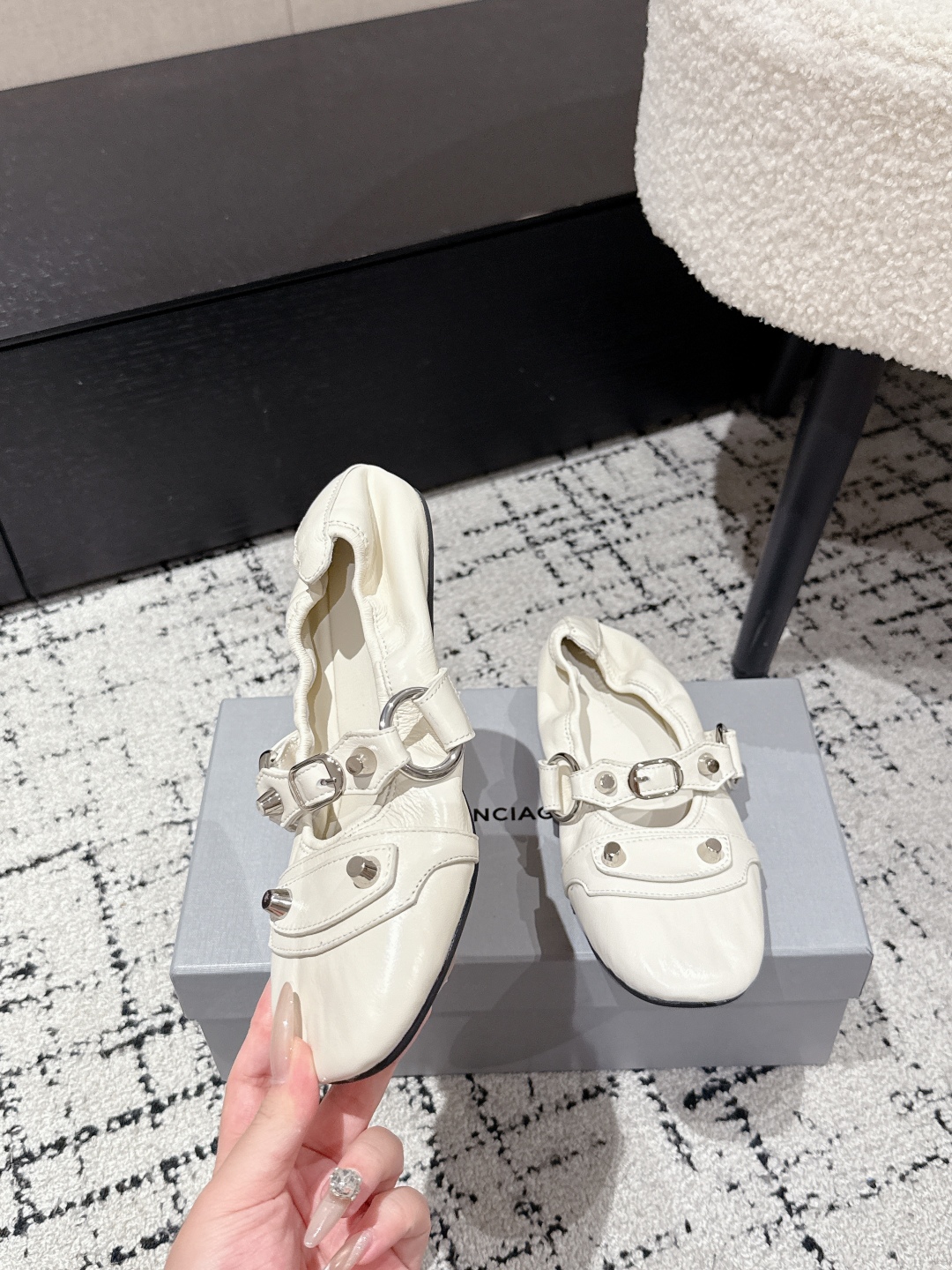 Fashionable CAGOLE Slippers with New Metal Nails and Ballet Shoes Design - 图片 4