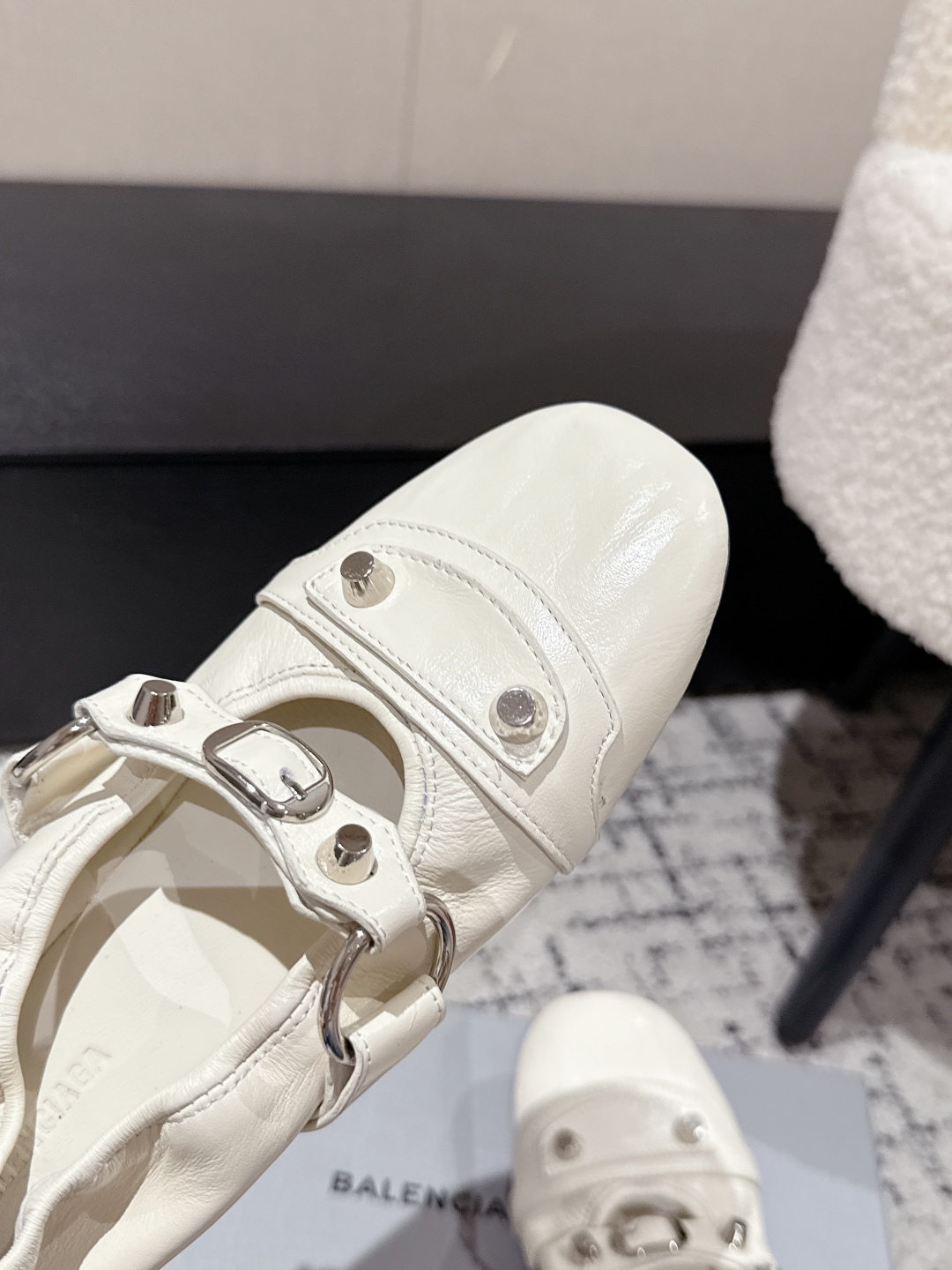 Fashionable CAGOLE Slippers with New Metal Nails and Ballet Shoes Design - 图片 6