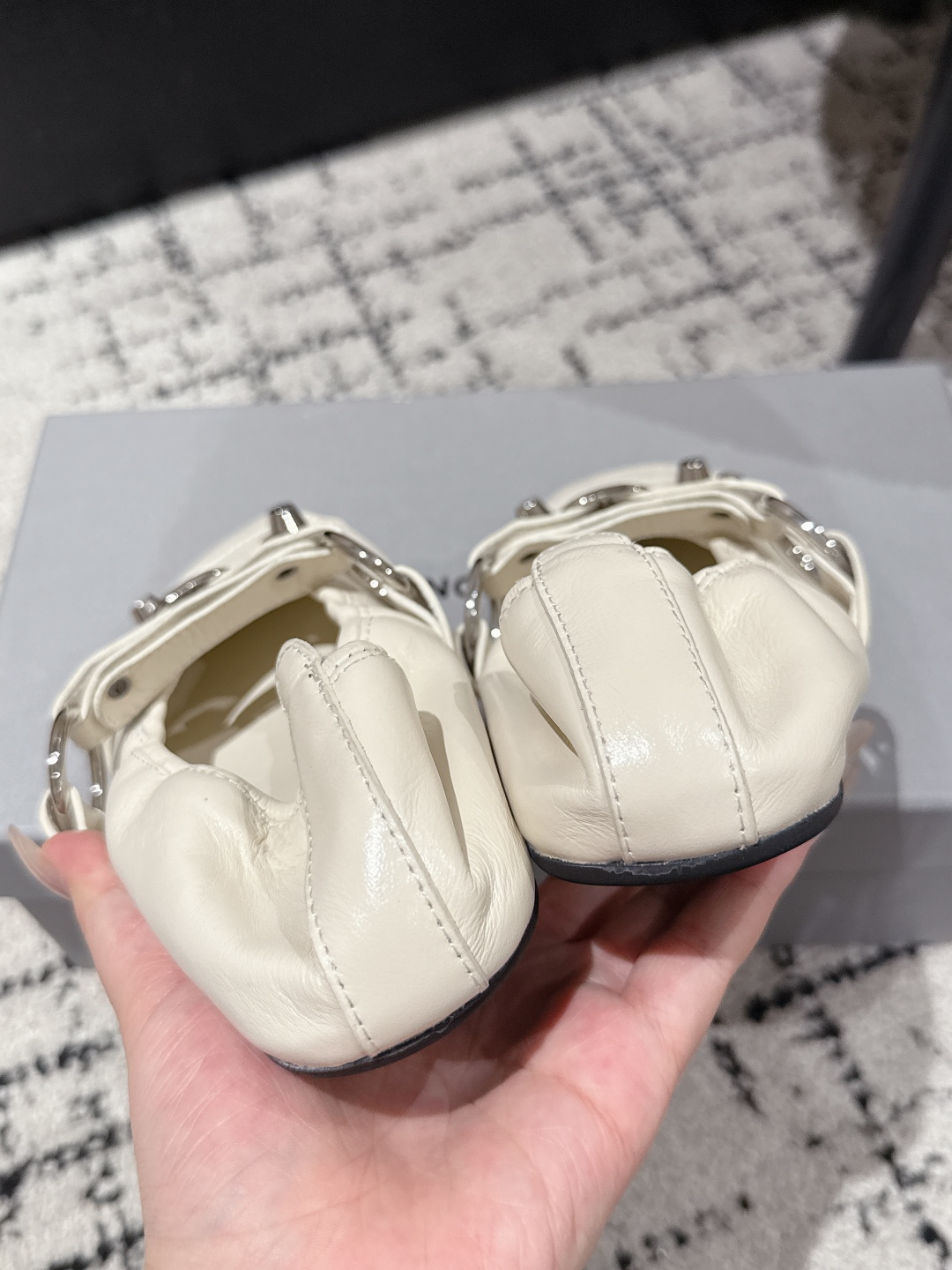Fashionable CAGOLE Slippers with New Metal Nails and Ballet Shoes Design - 图片 8