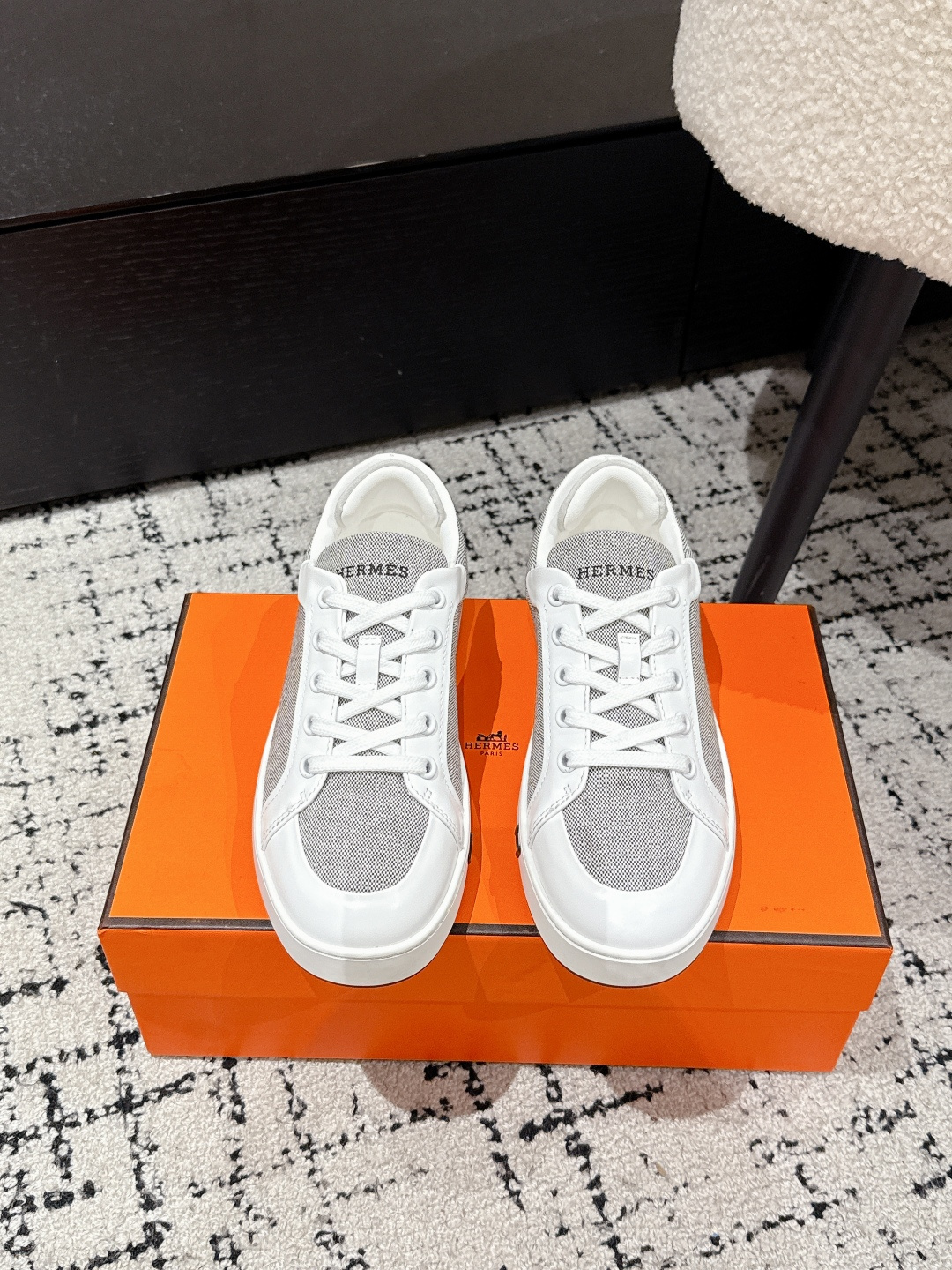 NO:445022,Men #Couple Style Hermes 25/ Deep Series Classic White Shoes Casual Board Shoes Fashionable Graphic Design Create a Retro Style Urban Styling Simple and Versatile Business and Casuality Fabric: Cowhide Material Inner: Sheepskin Outsole: Original Open-Model TPU Outsole Size#35-45 (Female 40.41 Men 38.45 Customized No Returns and Exchanges), Casual Shoes/Sports Shoes, hermes, sneakers, cowhide, sheepskin19860909男 #情侣款 爱马仕 25/ Deep系列 经典 小白鞋 休闲板鞋 时尚的图形设计 打造复古风格 都市造型 简约百搭 商务休闲两不误 面料: 牛皮材质 内里: 羊皮里 大底: 原版开模tpu大底 Size#35-45(女40.41男38.45定做不退换）,休闲鞋/运动鞋,hermes,sneakers,cowhide,sheepskin,Women's Shoes