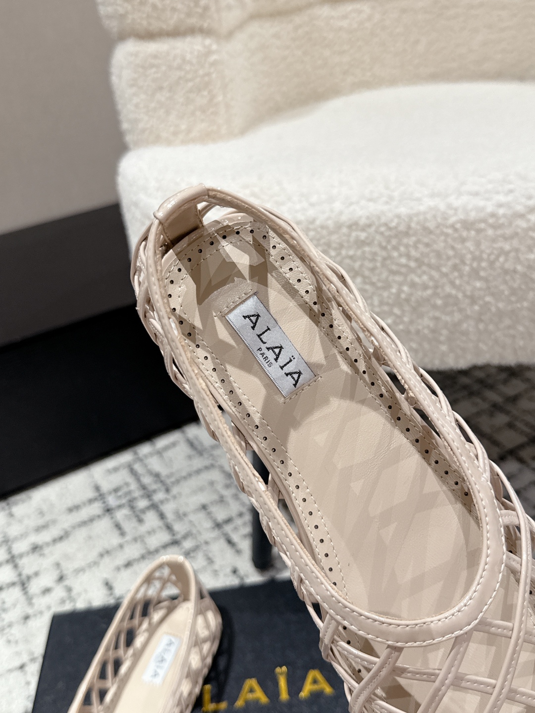 Stylish Geometric Knit Shoes: ALAIA 25/AW Arya New Snacks - 图片 7
