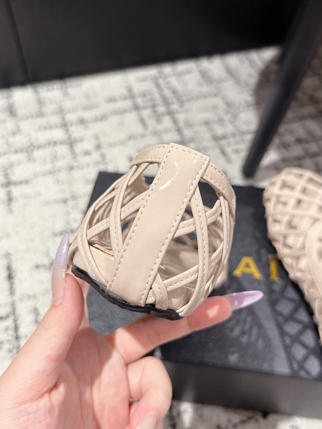 Stylish Geometric Knit Shoes: ALAIA 25/AW Arya New Snacks - 图片 9