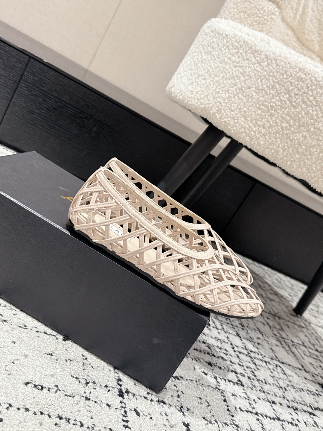 Stylish Geometric Knit Shoes: ALAIA 25/AW Arya New Snacks - 图片 2