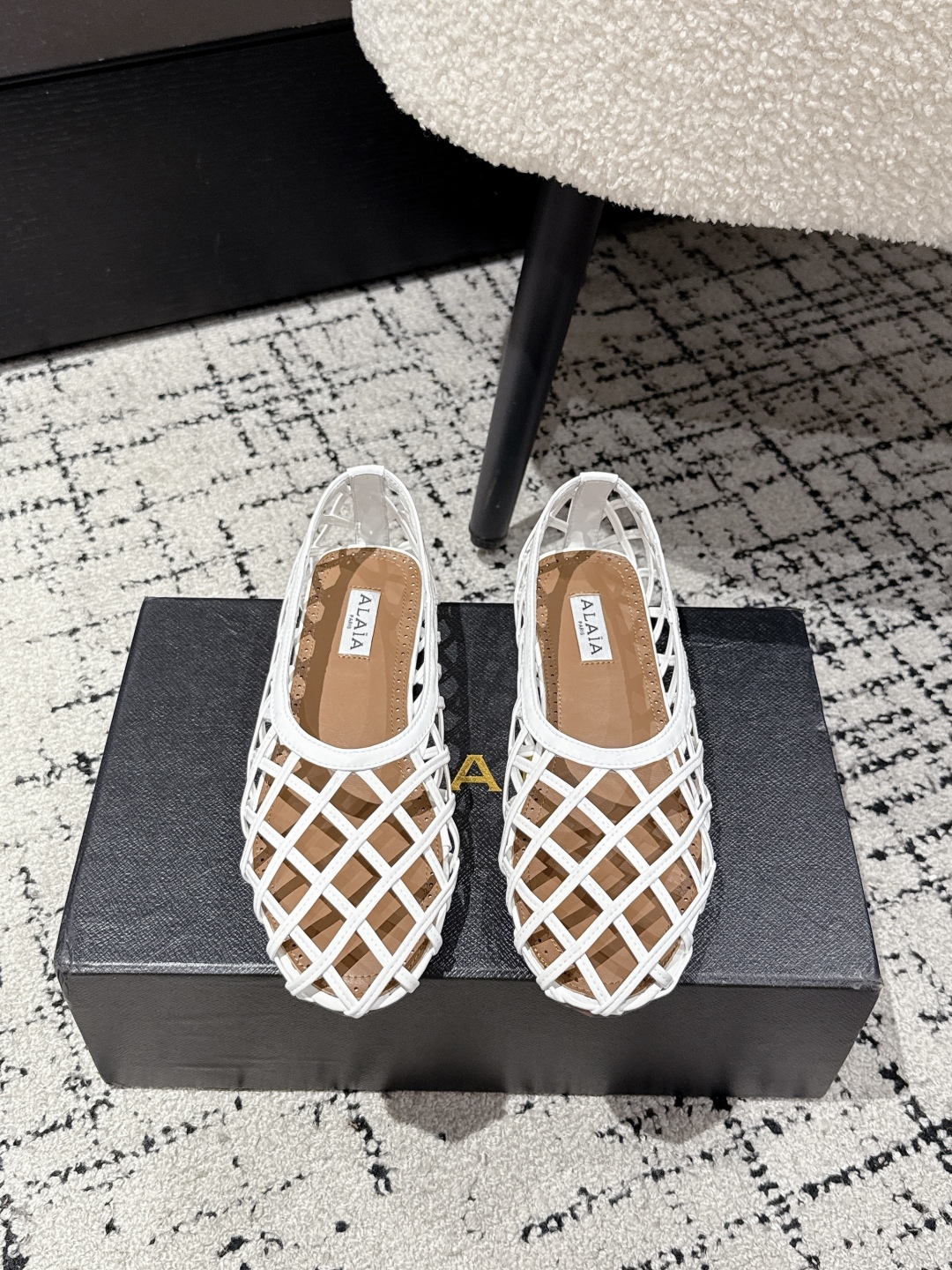 Stylish Geometric Knit Shoes with Imported Leather and Sheepskin Lining