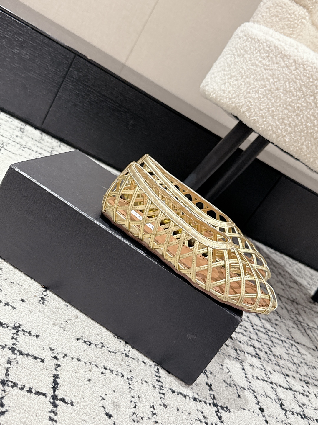 Stylish Geometric Knitted Shoes: ALAIA 25/AW Arya New Snacks - 图片 2