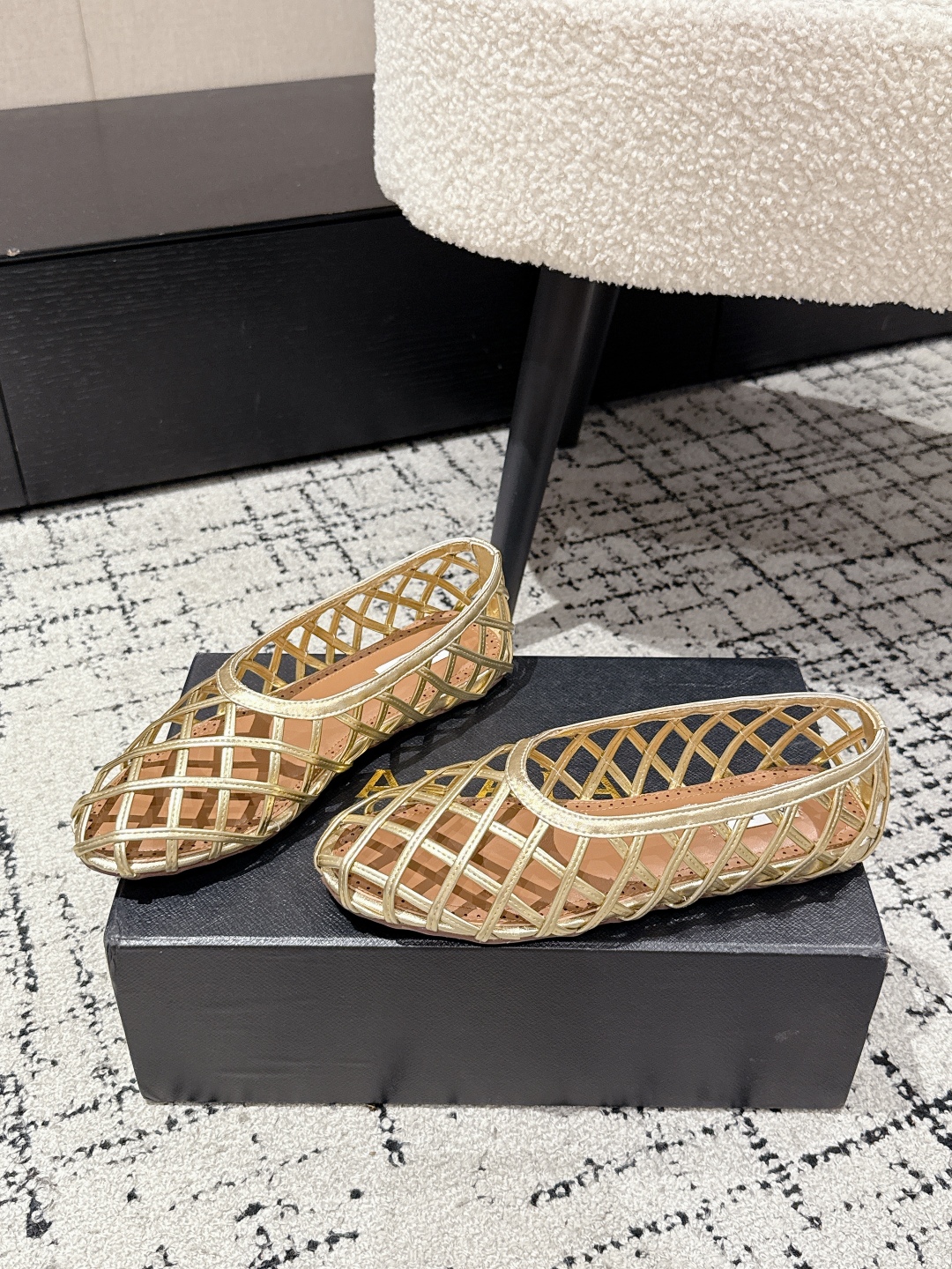 Stylish Geometric Knitted Shoes: ALAIA 25/AW Arya New Snacks - 图片 3