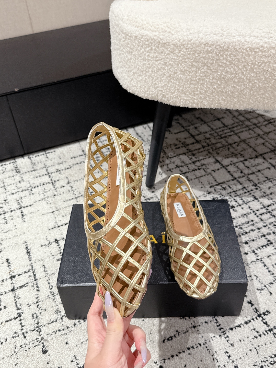 Stylish Geometric Knitted Shoes: ALAIA 25/AW Arya New Snacks - 图片 4