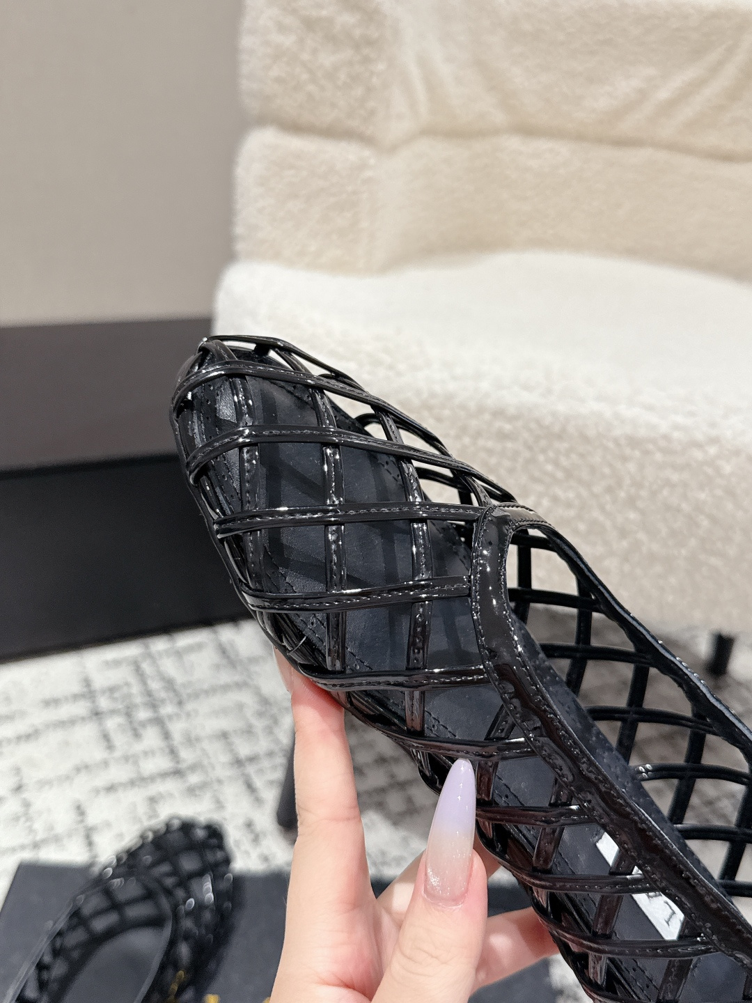 Stylish Geometric Knitted Shoes: ALAIA 25/AW Arya New Snacks - 图片 6