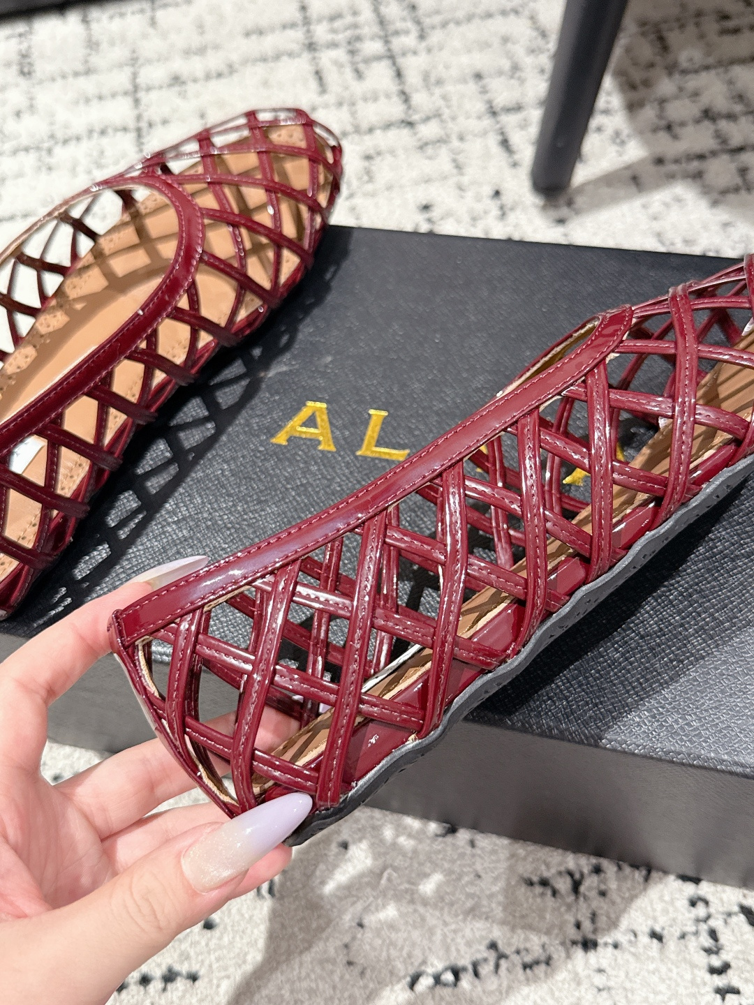 Stylish Geometric Knit Shoes: ALAIA Arya New Snacks Collection - 图片 9