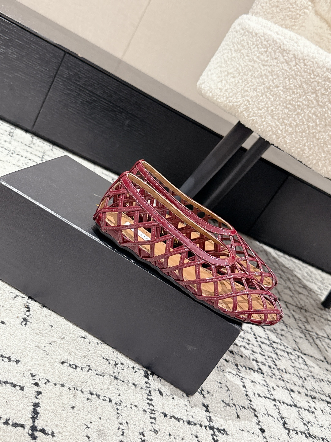 Stylish Geometric Knit Shoes: ALAIA Arya New Snacks Collection - 图片 2