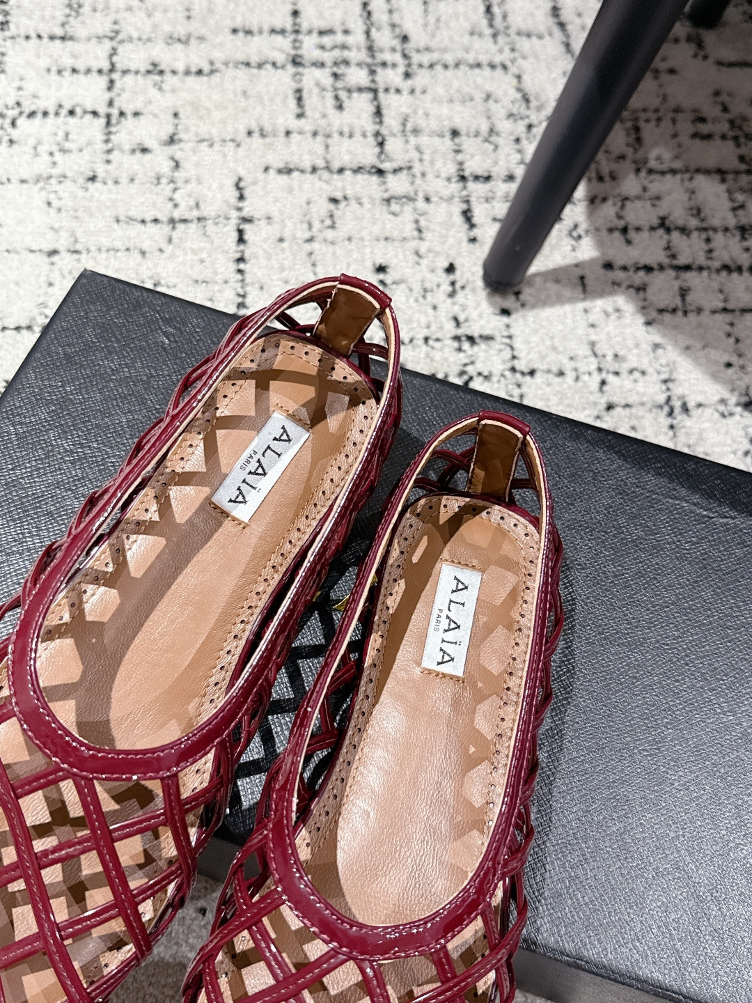 Stylish Geometric Knit Shoes: ALAIA Arya New Snacks Collection - 图片 7