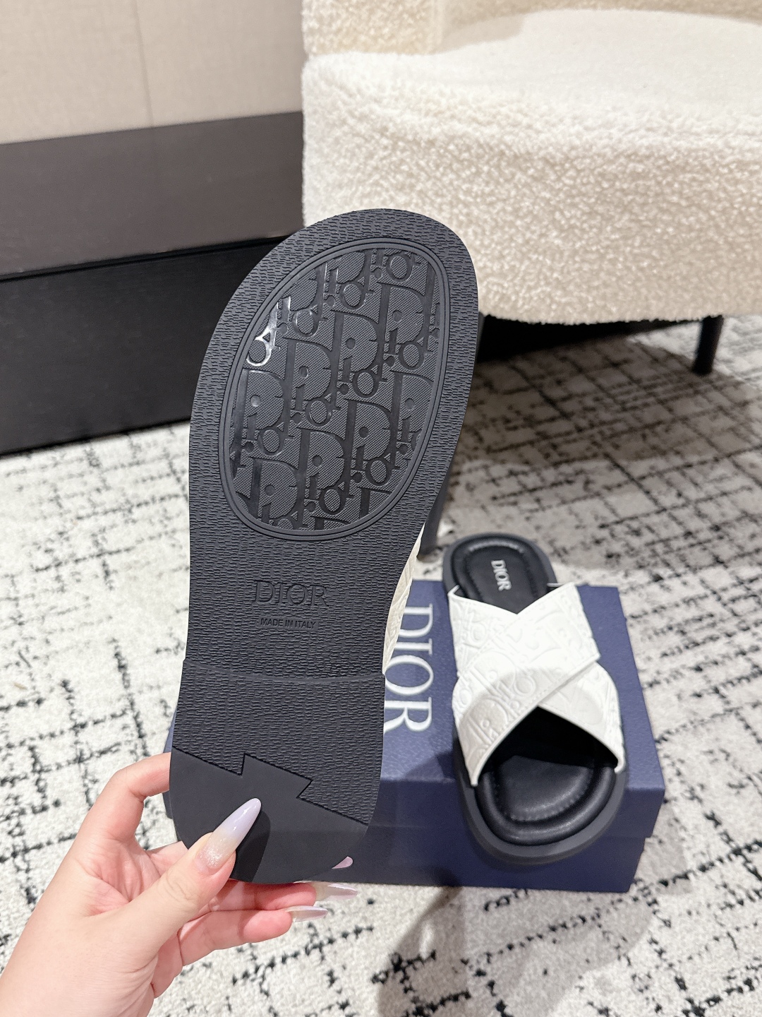 Dior Oblique Jacquard Men's Slides: Stylish & Comfortable Summer Footwear 10 cmp i1752145115594 7926 0 8