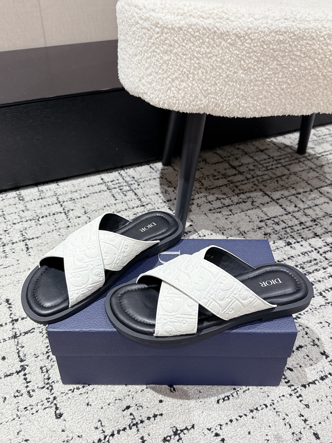 Dior Oblique Jacquard Men's Slides: Stylish & Comfortable Summer Footwear 4 cmp i1752145115596 1210 0 2