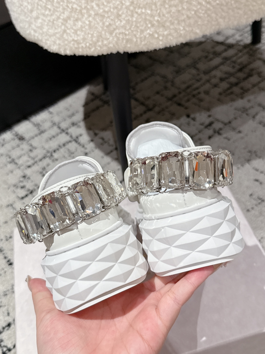 Jimmy Choo Diamond Sports Shoe Series with Zirconium Fabric and Sheep Hide Inner - 图片 7