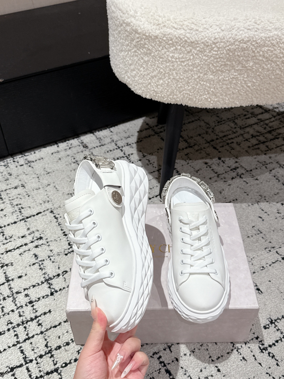 Jimmy Choo Diamond Sports Shoe Series with Zirconium Fabric and Sheep Hide Inner - 图片 4