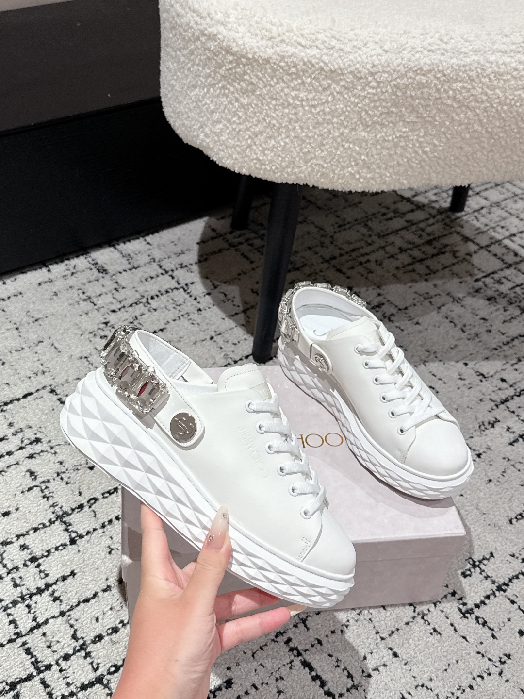 Jimmy Choo Diamond Sports Shoe Series with Zirconium Fabric and Sheep Hide Inner - 图片 5