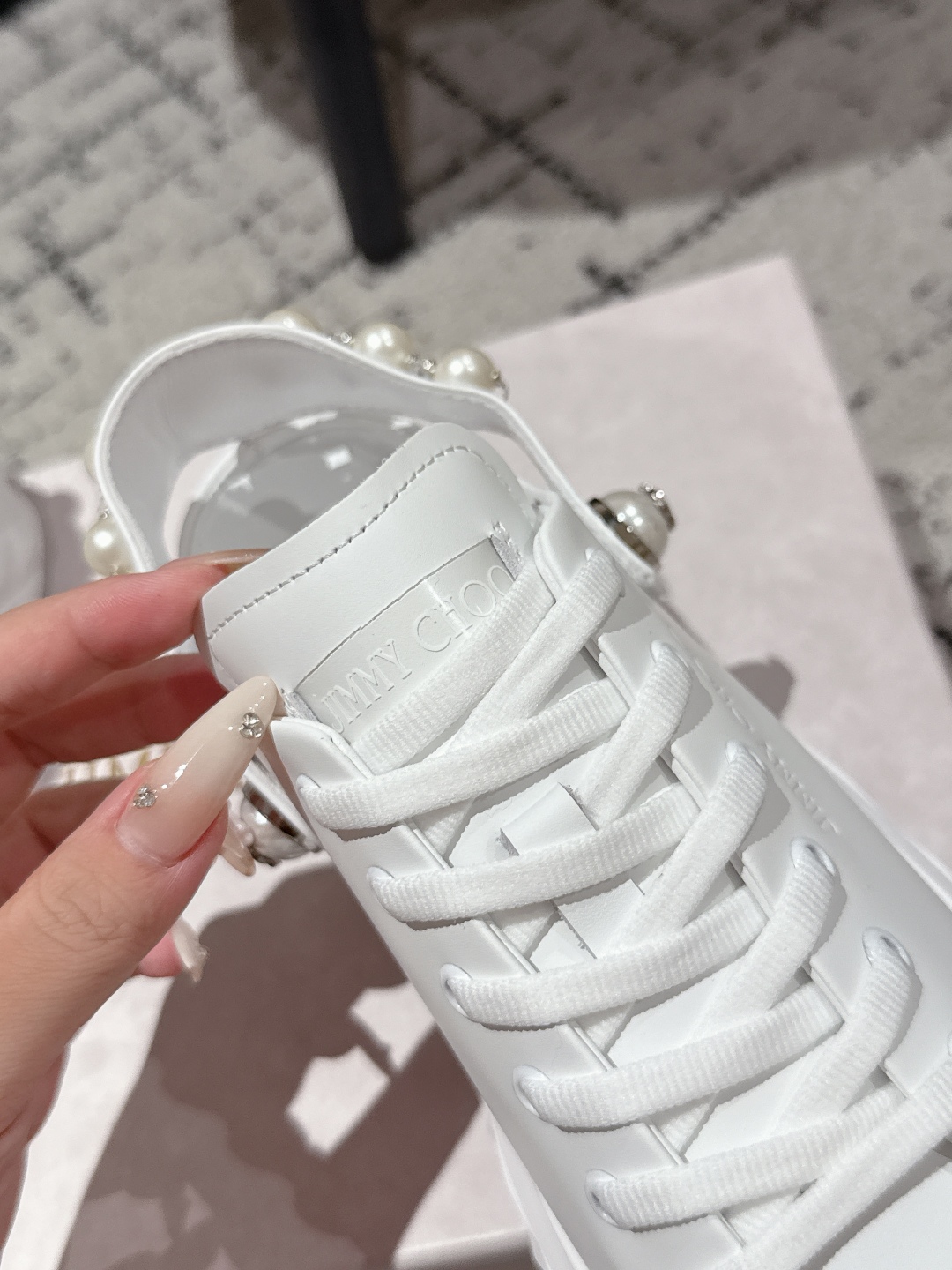 New Jimmy Choo Diamond Sports Shoe Series with Zirconium Fabric and Sheep Hide. - 图片 8