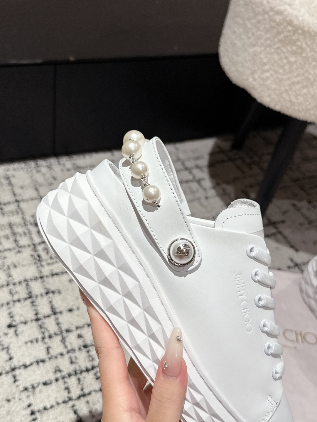 New Jimmy Choo Diamond Sports Shoe Series with Zirconium Fabric and Sheep Hide. - 图片 7