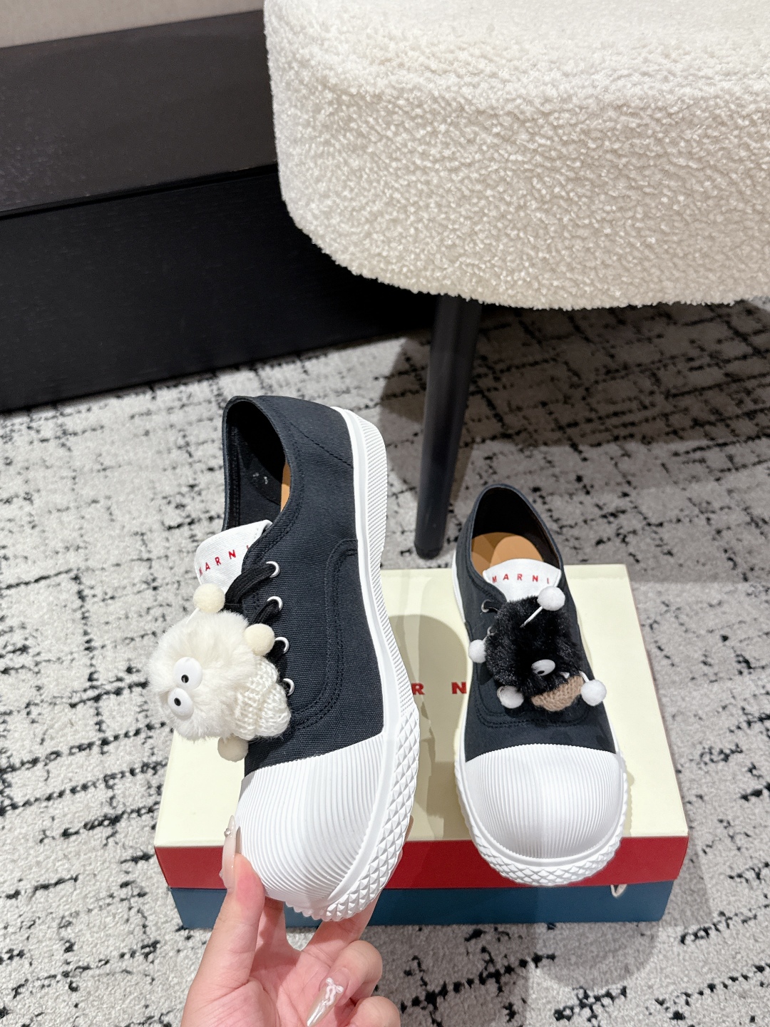 New Canvas Sneakers with Wave Patterns for Comfort and Style - 图片 3