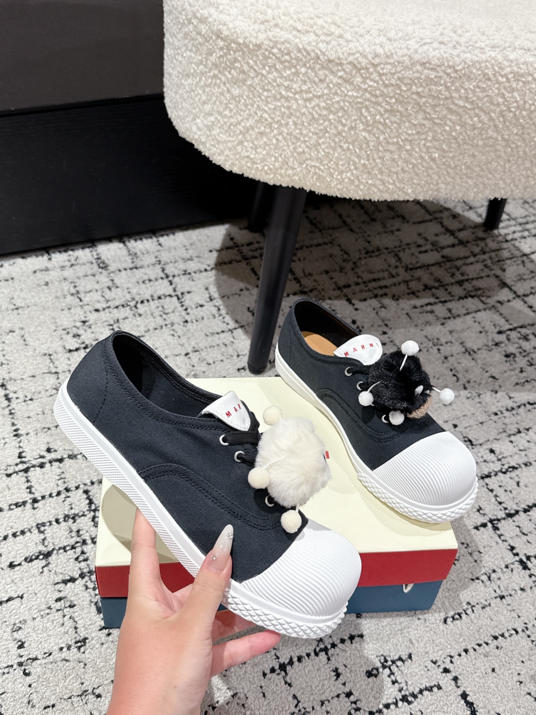 New Canvas Sneakers with Wave Patterns for Comfort and Style - 图片 4