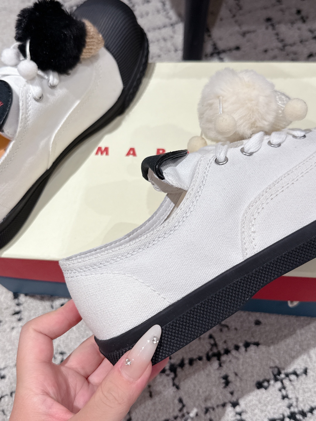 Marni’s New Canvas Wave Sneakers with Comfortable Design and Big Bottom - 图片 7