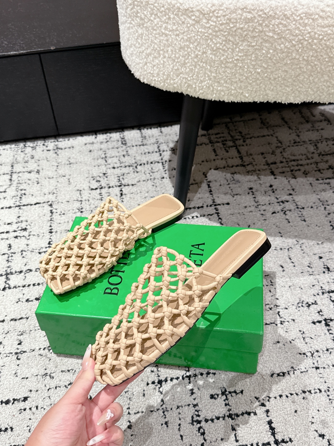 Bottega Veneta Riva Mule Women's Woven Leather Sandals - Stylish & Comfortable 6 cmp i1753819509251 9387 0 4