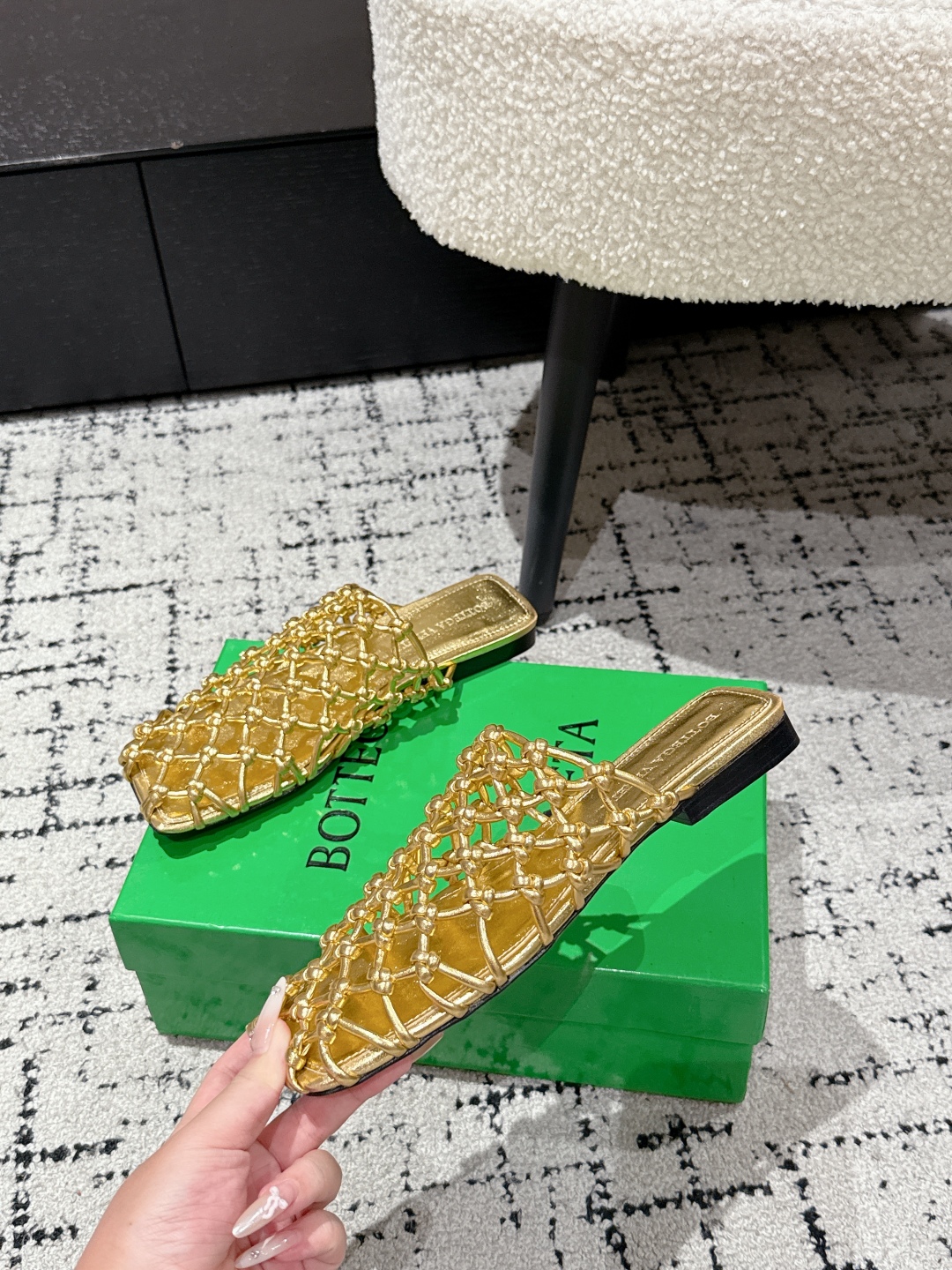Bottega Veneta Riva Mule Women's Woven Leather Flat Sandals 6 cmp i1753819536870 306 0 4